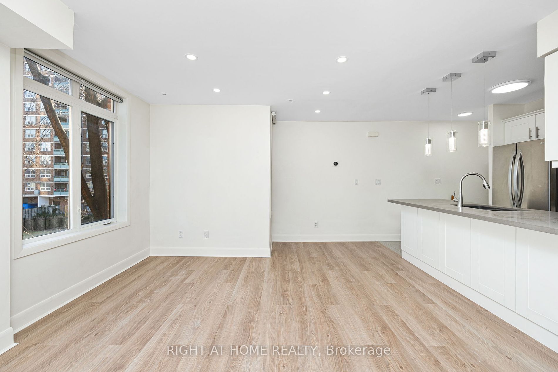 415 Jarvis St 363 Property Photo 10