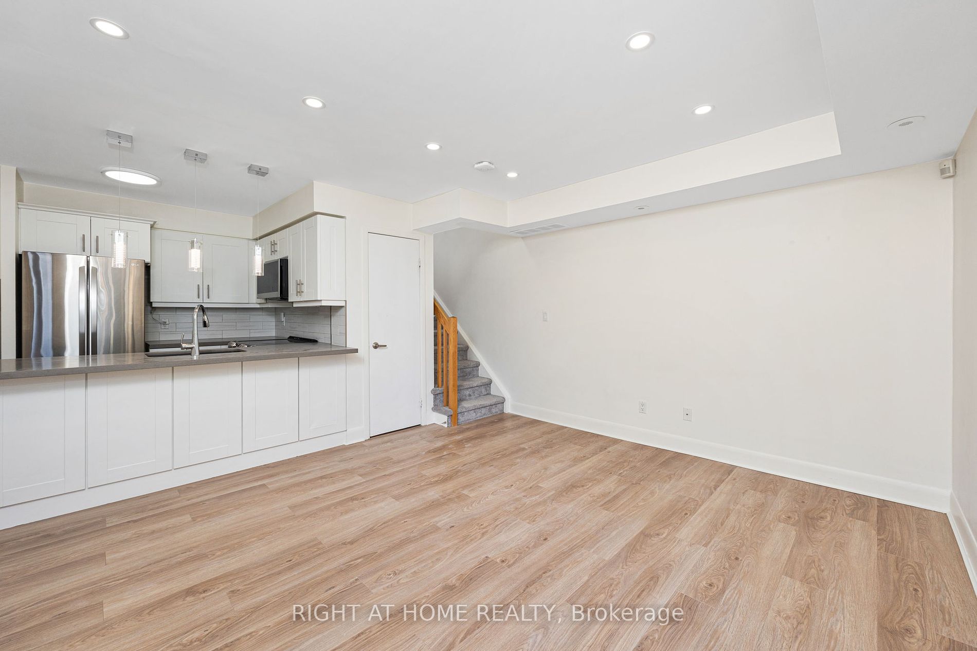 415 Jarvis St 363 Property Photo 13