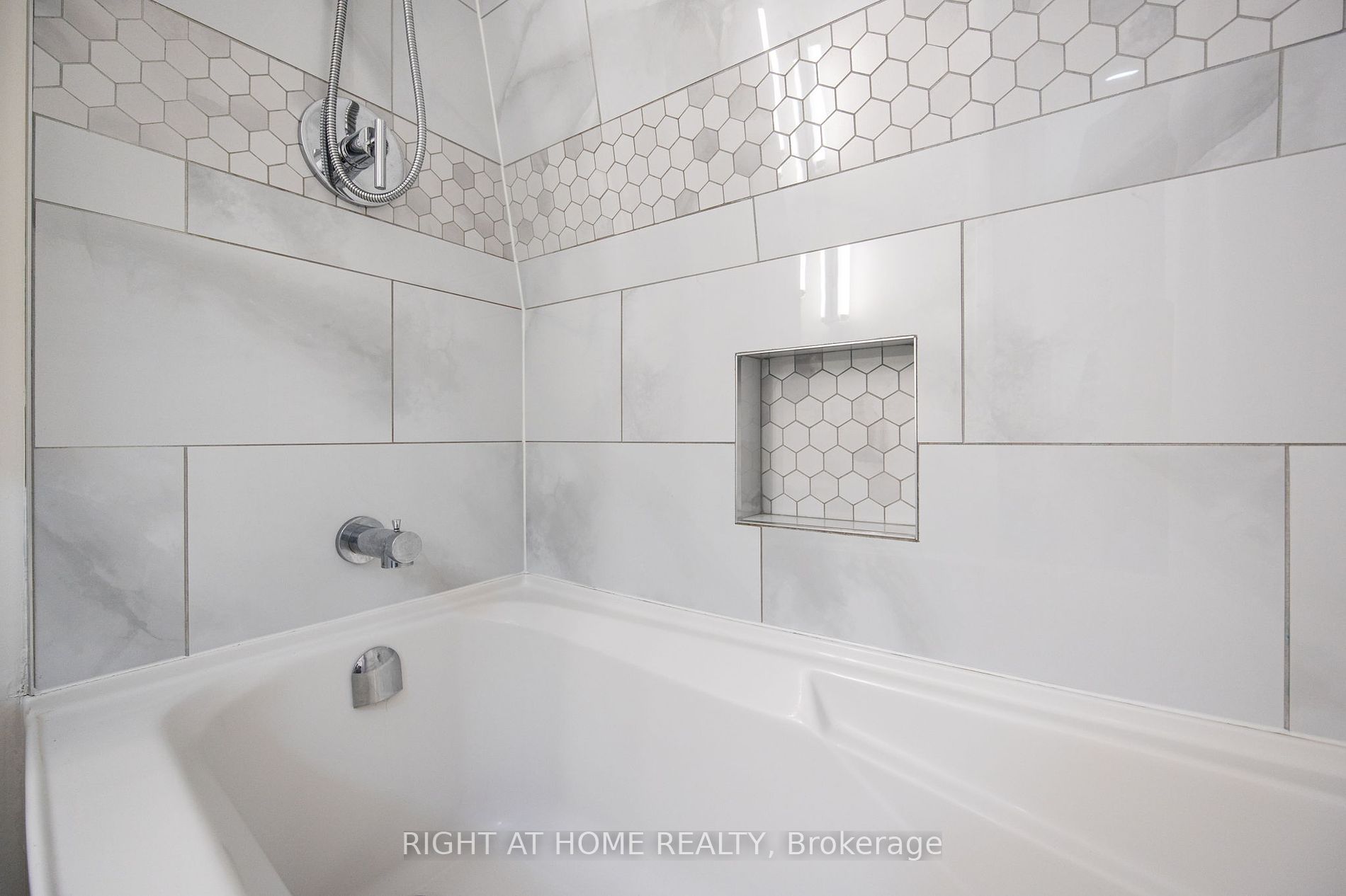 415 Jarvis St 363 Property Photo 17