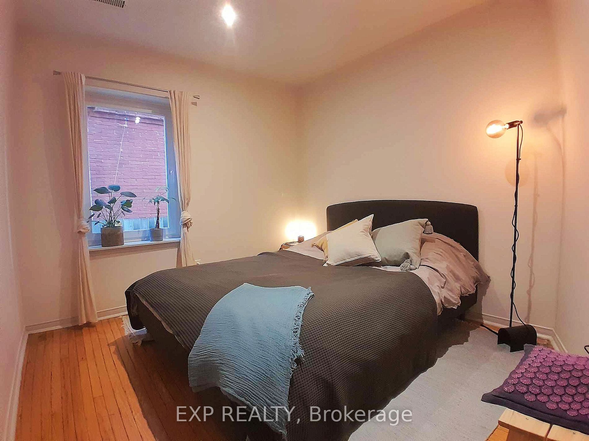 87 Clinton St Property Photo 5