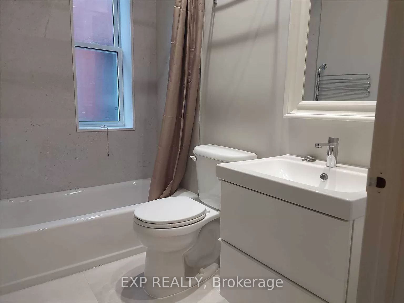 87 Clinton St Property Photo 6