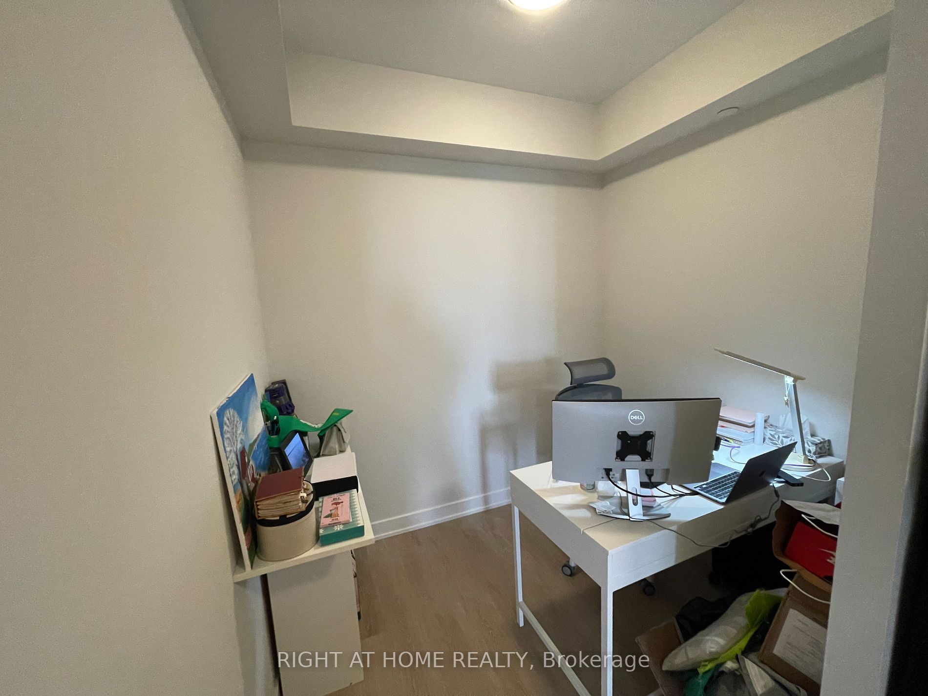 15 Ellerslie Ave 08 Property Photo 19