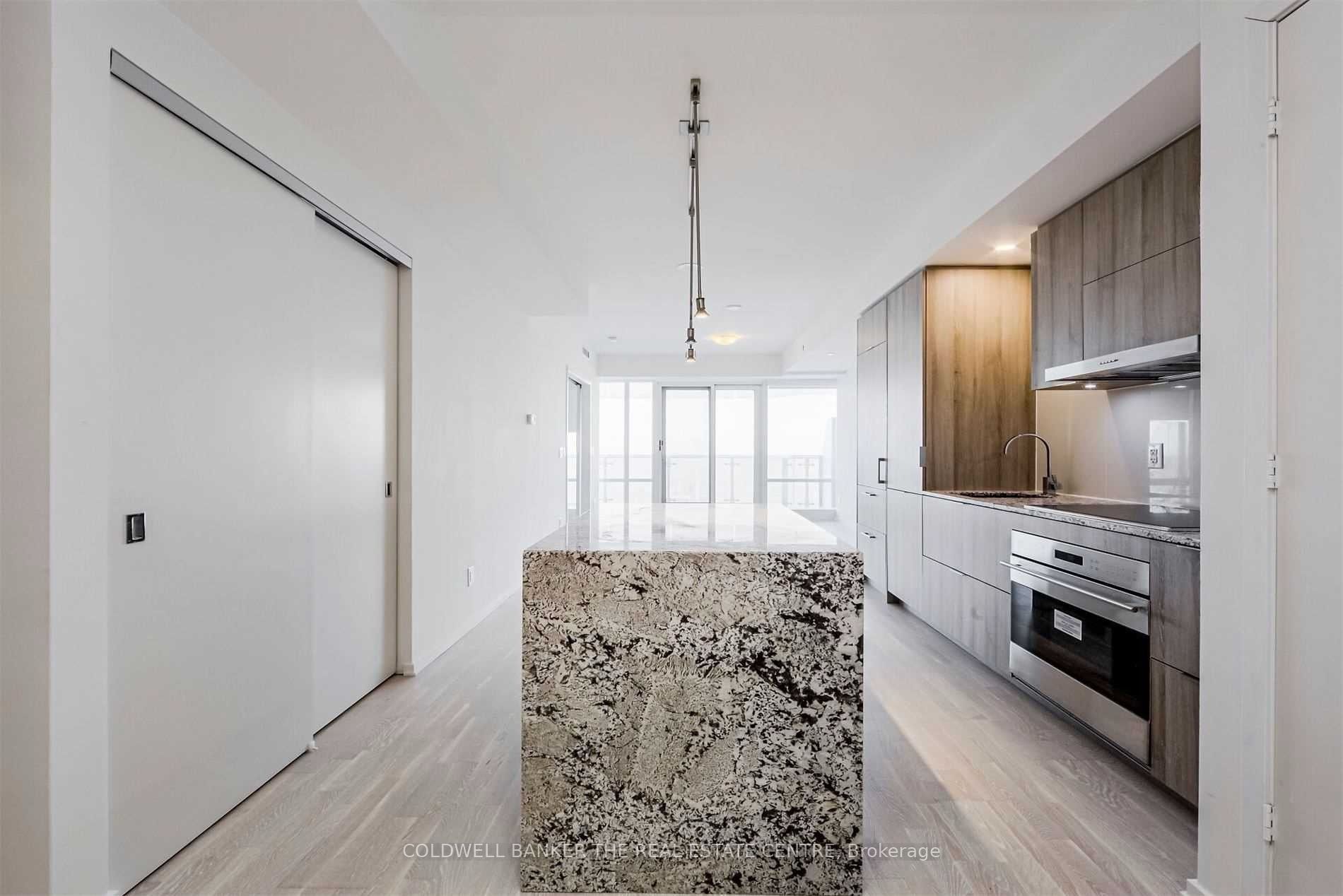 1 Bloor St E 7 Property Photo 3
