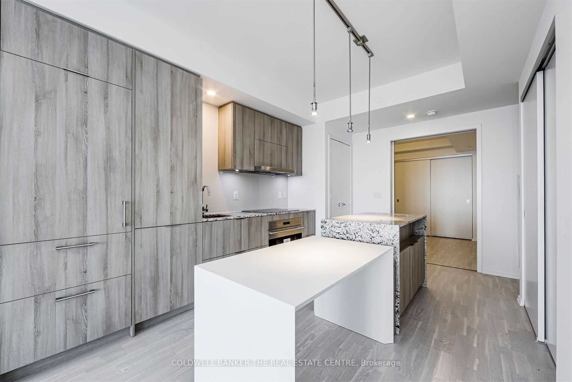 1 Bloor St E 7 Property Photo 5