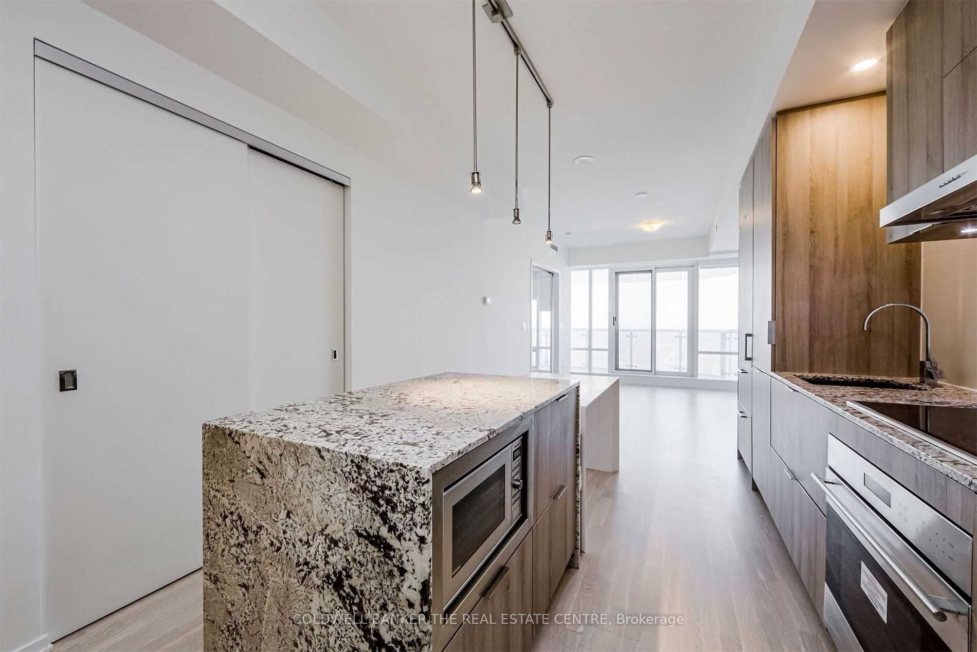 1 Bloor St E 7 Property Photo 6