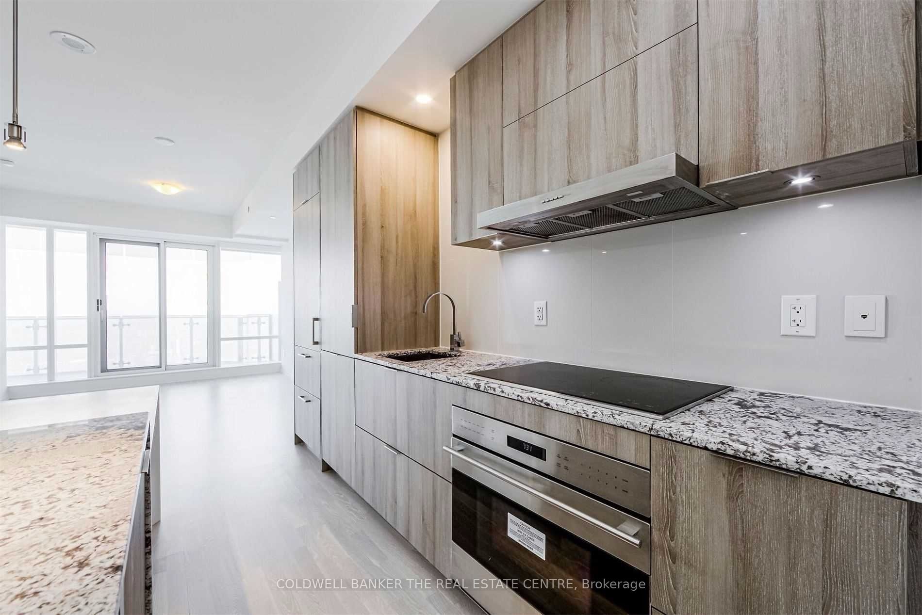 1 Bloor St E 7 Property Photo 8