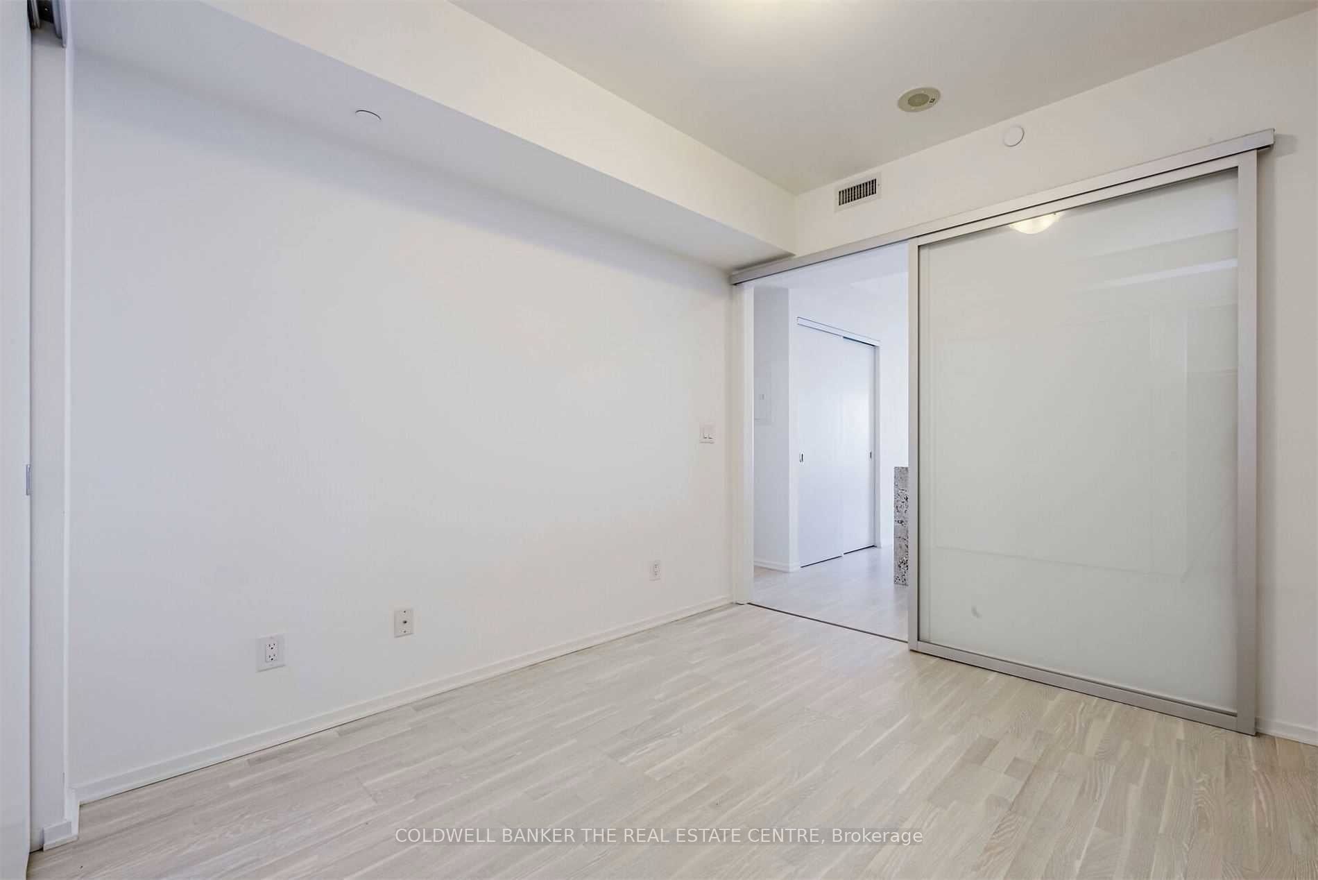 1 Bloor St E 7 Property Photo 10