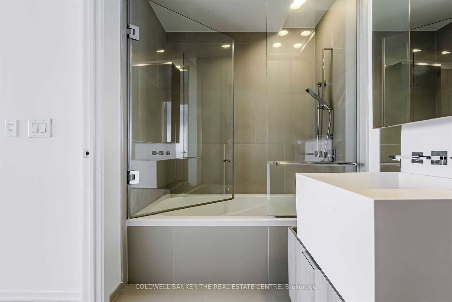1 Bloor St E 7 Property Photo 14