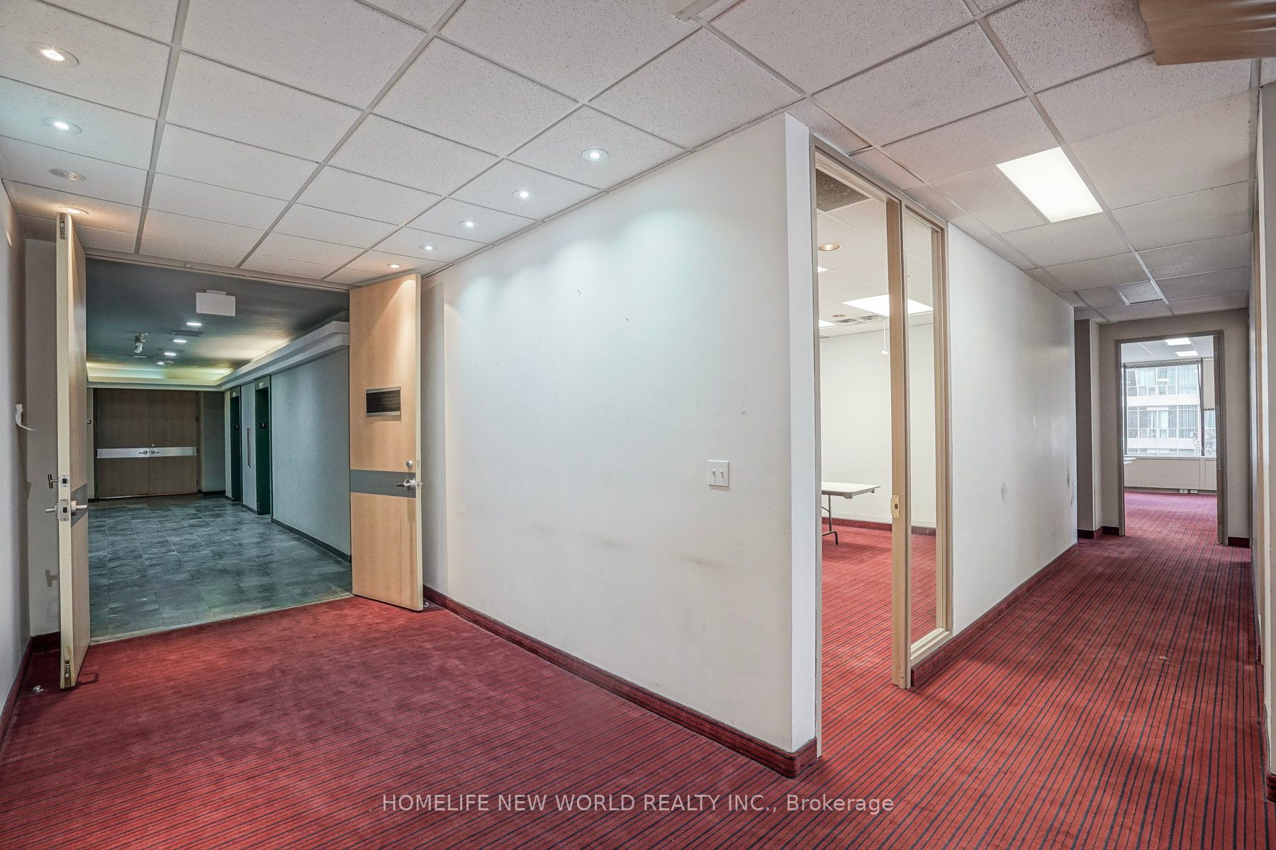 920 Yonge Street Level 7 Property Photo 7