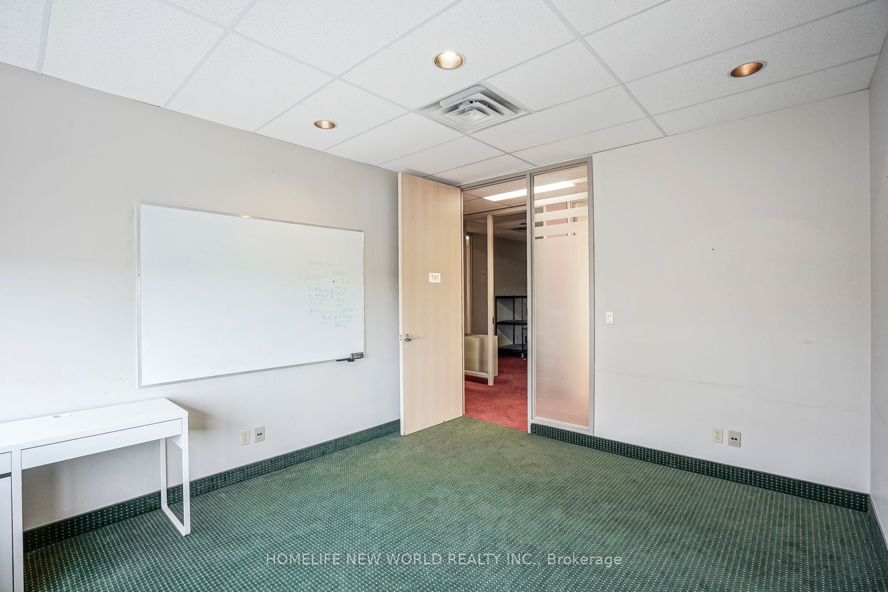 920 Yonge Street Level 7 Property Photo 35