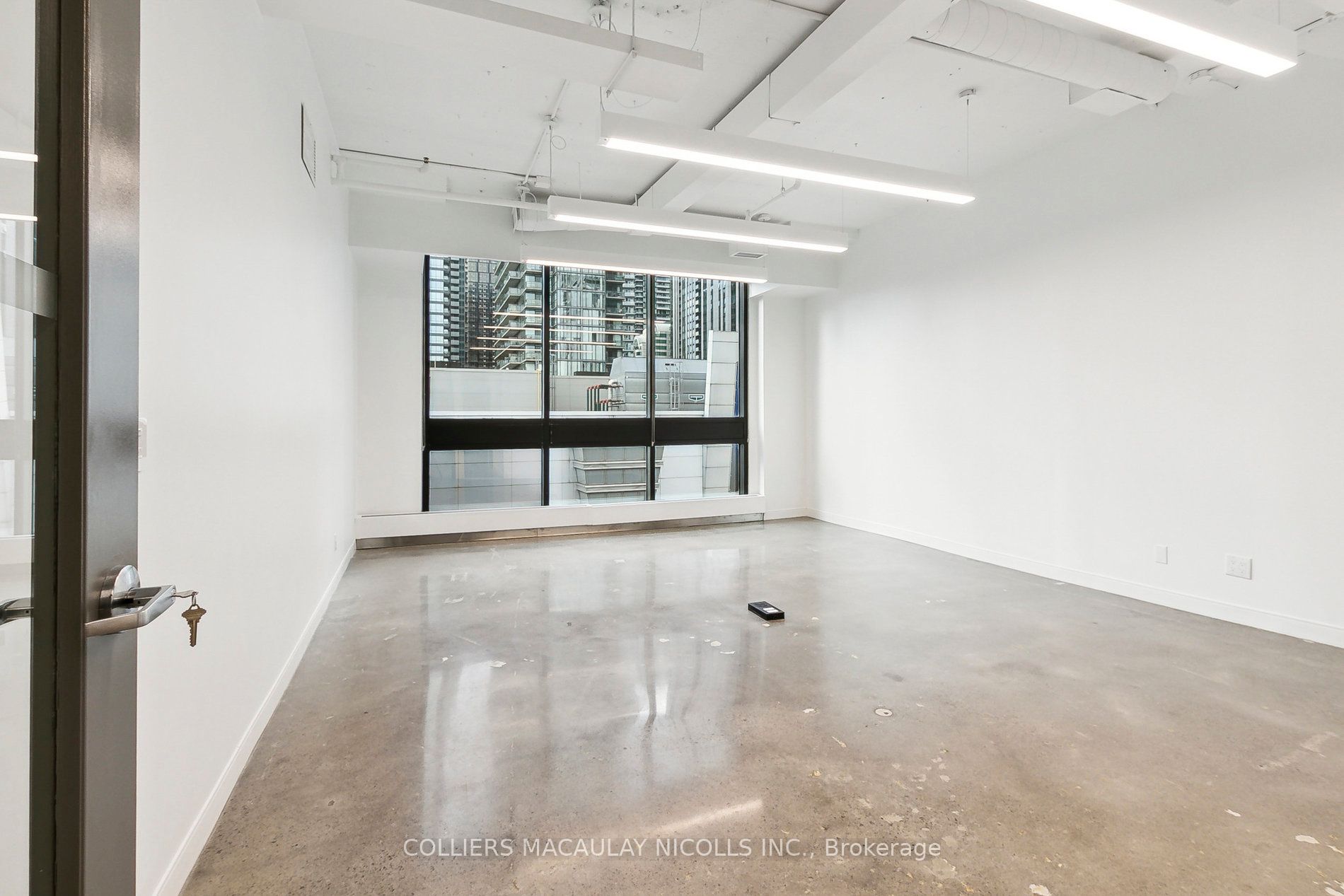 #700 - 150 John Street Property Photo 2