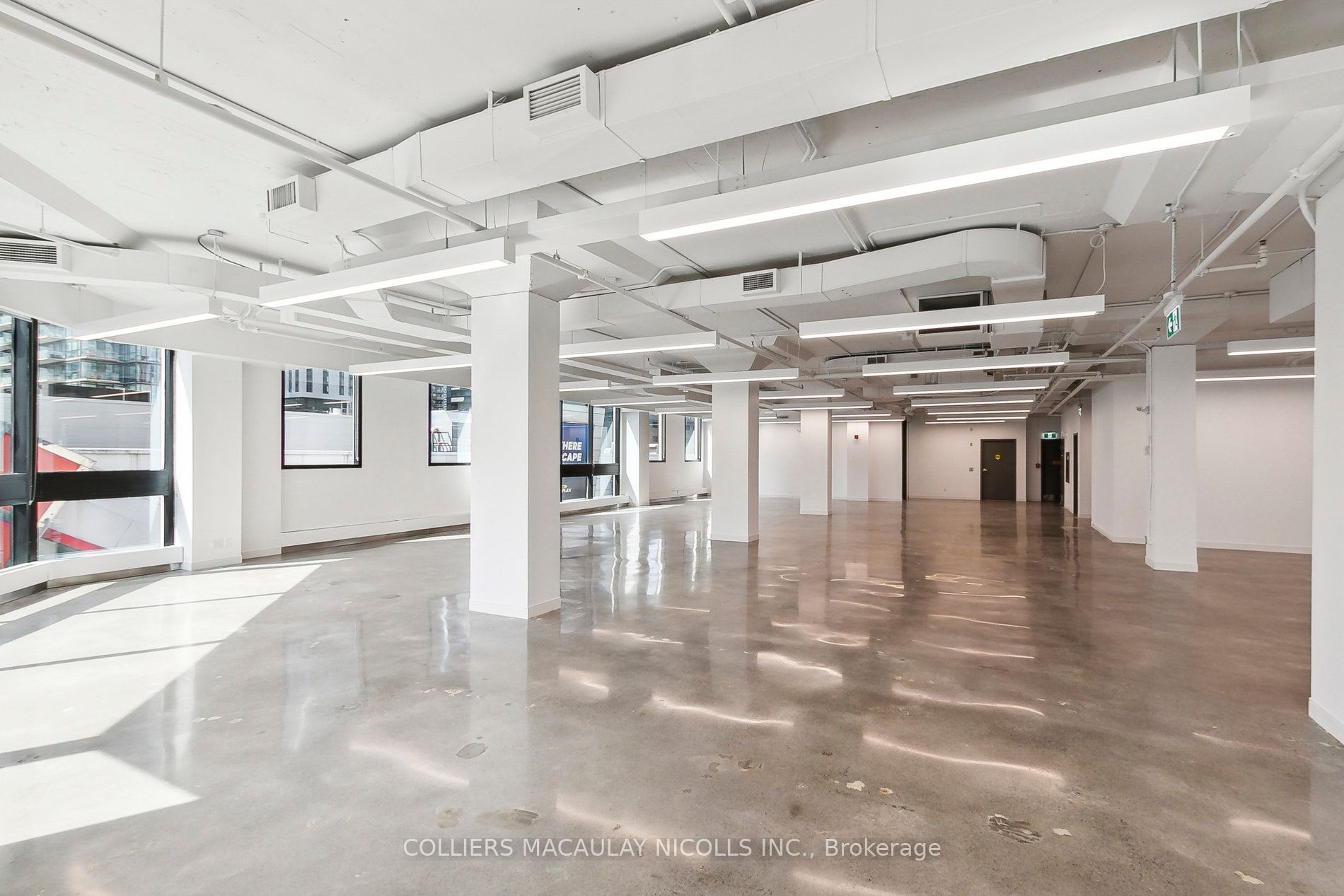 #700 - 150 John Street Property Photo 5