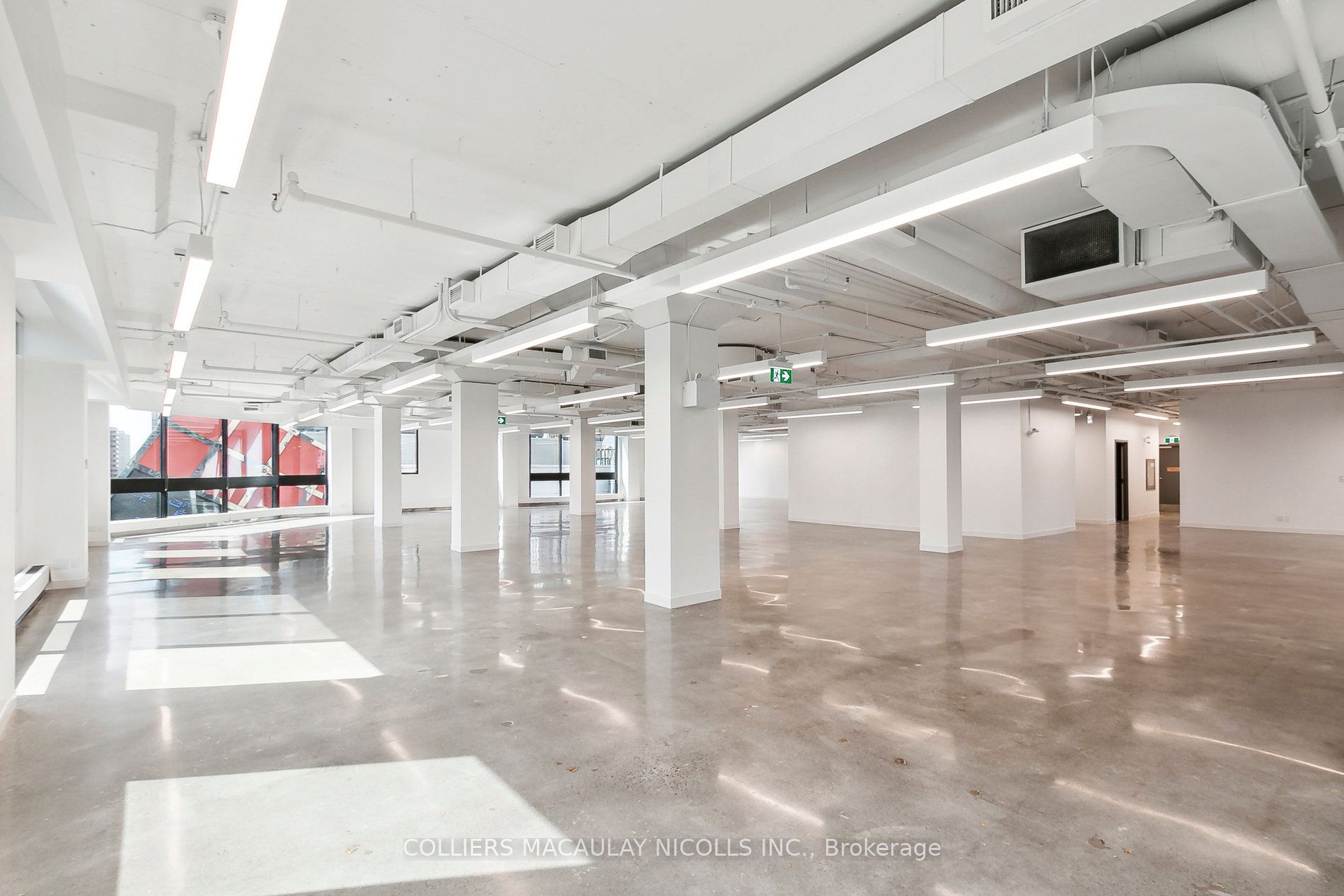 #700 - 150 John Street Property Photo 8