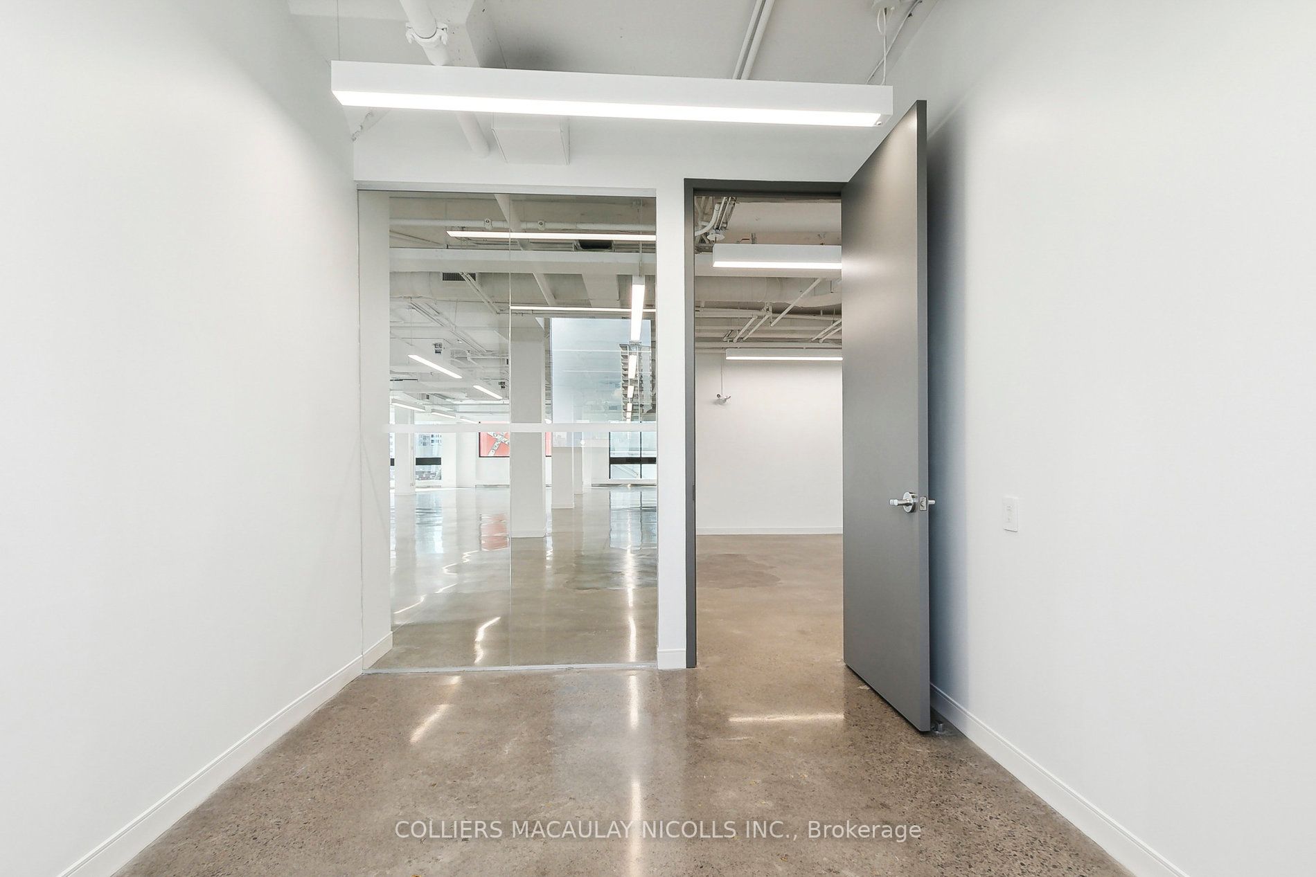 #700 - 150 John Street Property Photo 13