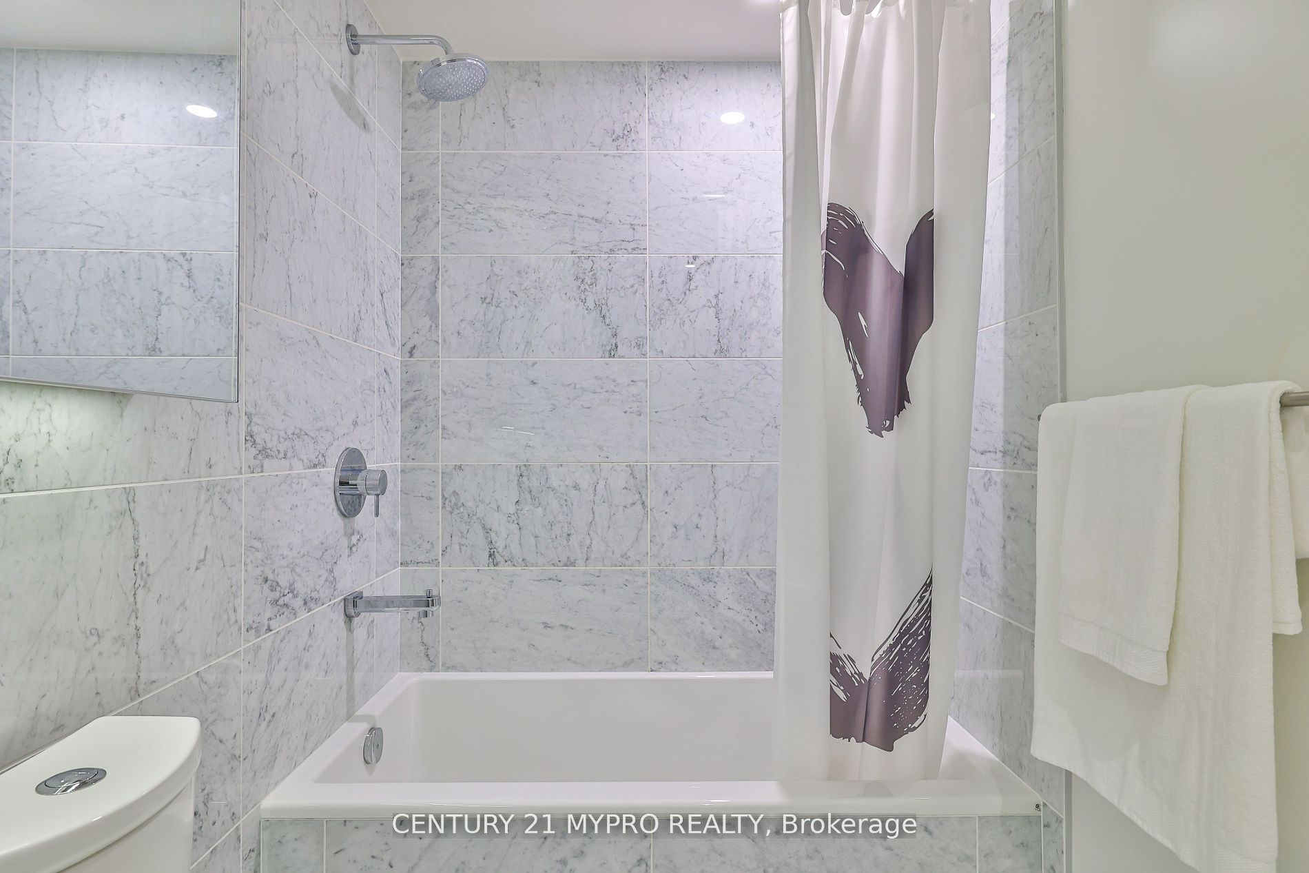 95 Mcmahon Dr 05 Property Photo 15