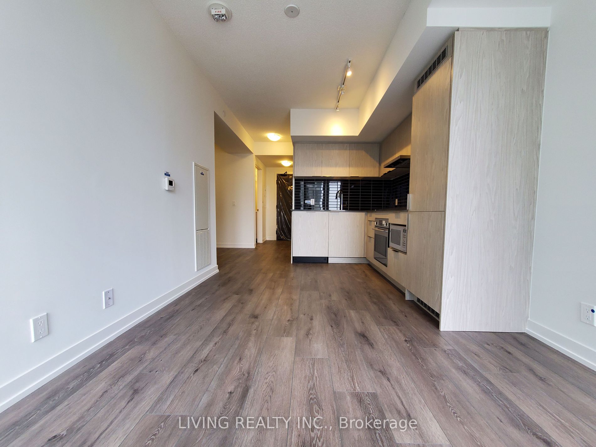 60 Shuter St 12 Property Photo 2