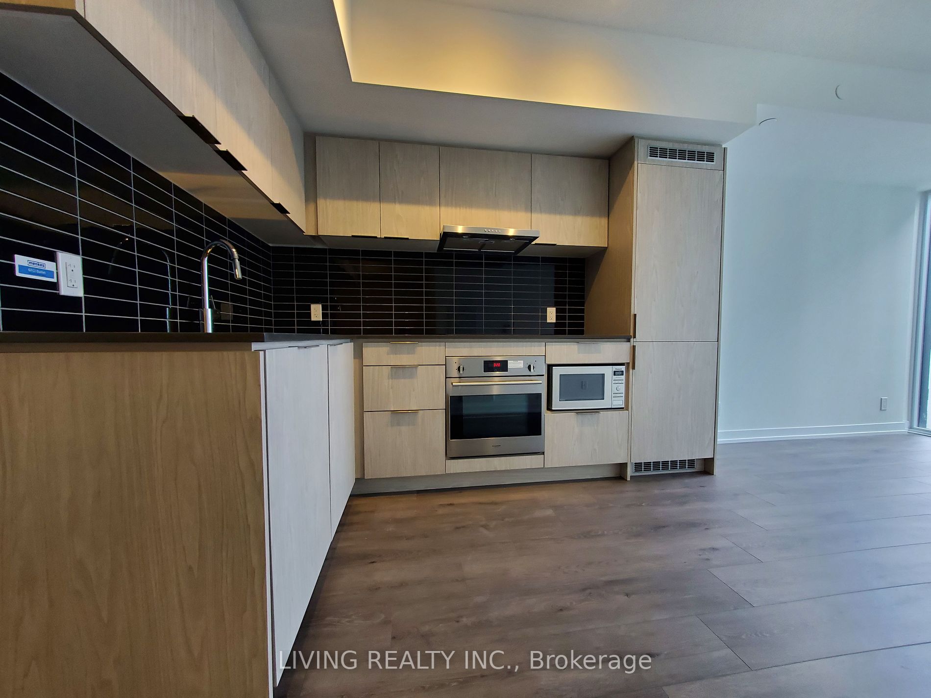 60 Shuter St 12 Property Photo 4