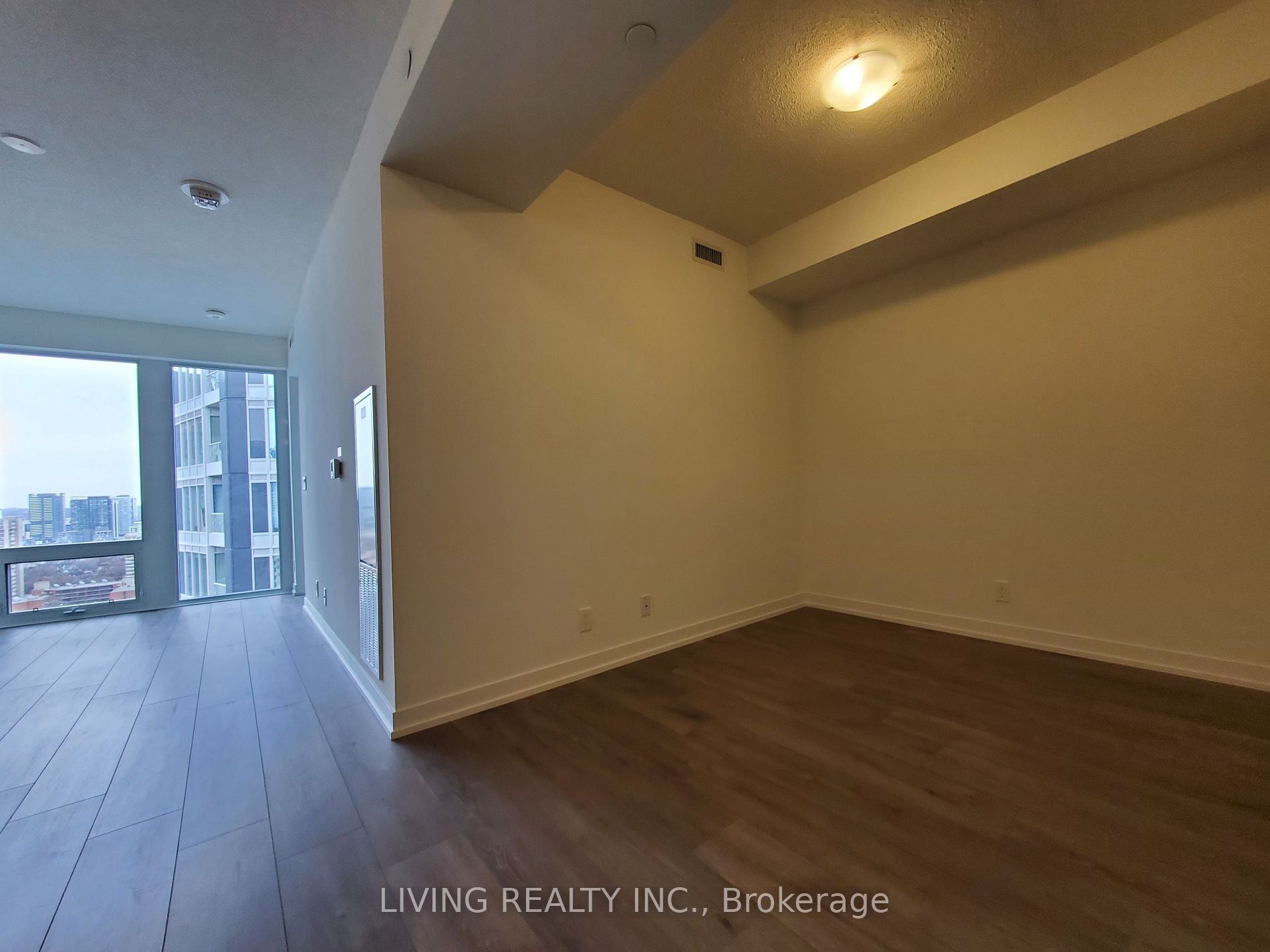 60 Shuter St 12 Property Photo 6