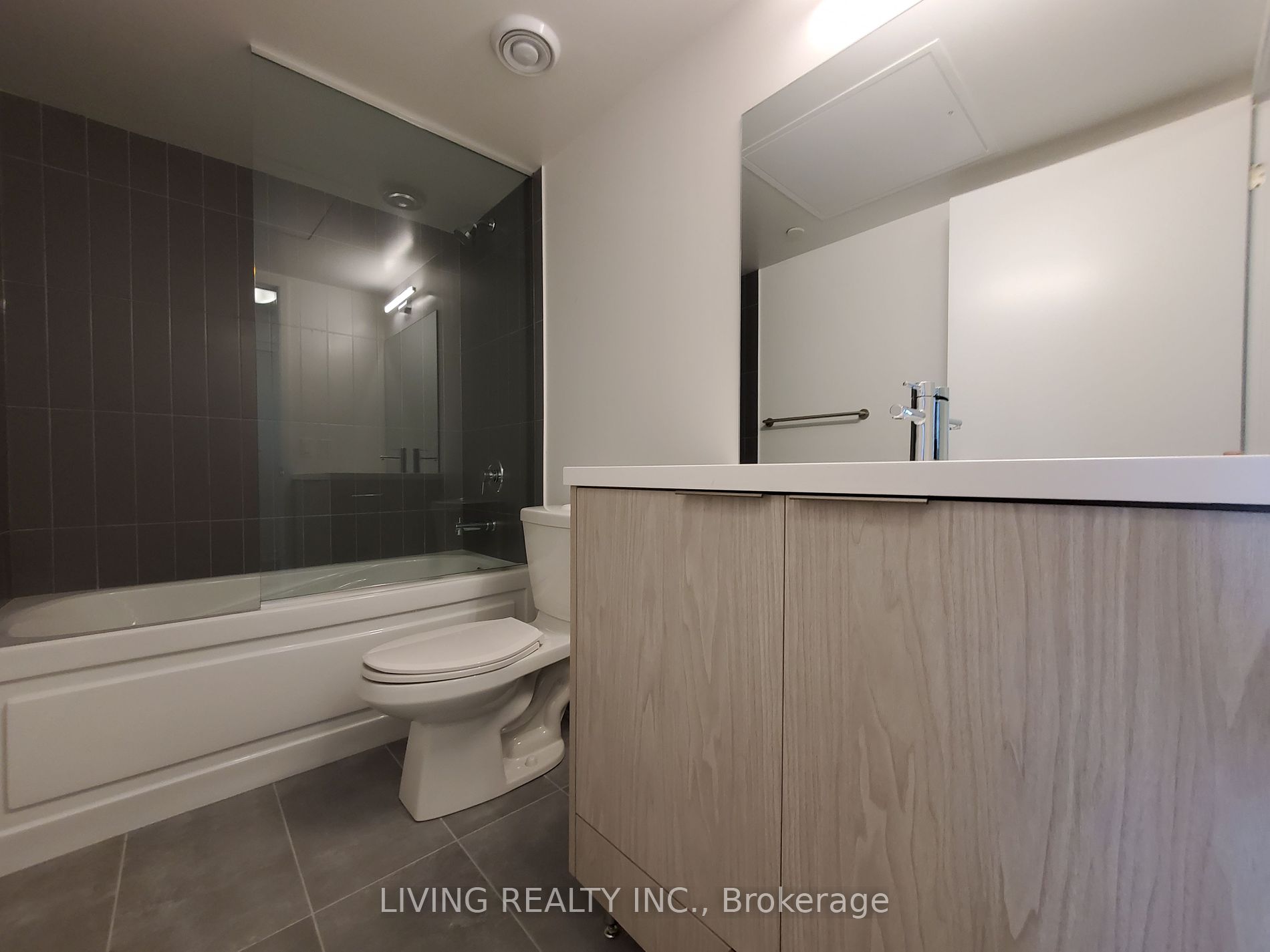 60 Shuter St 12 Property Photo 7