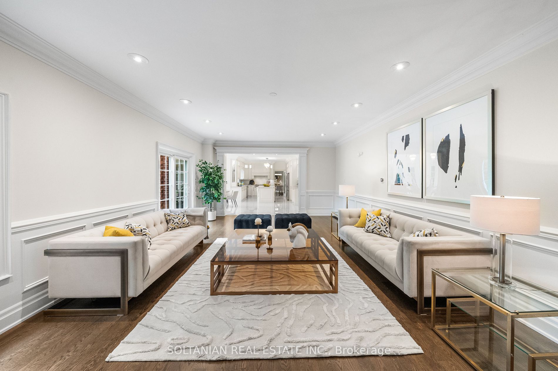 159 Old Yonge St Property Photo 8