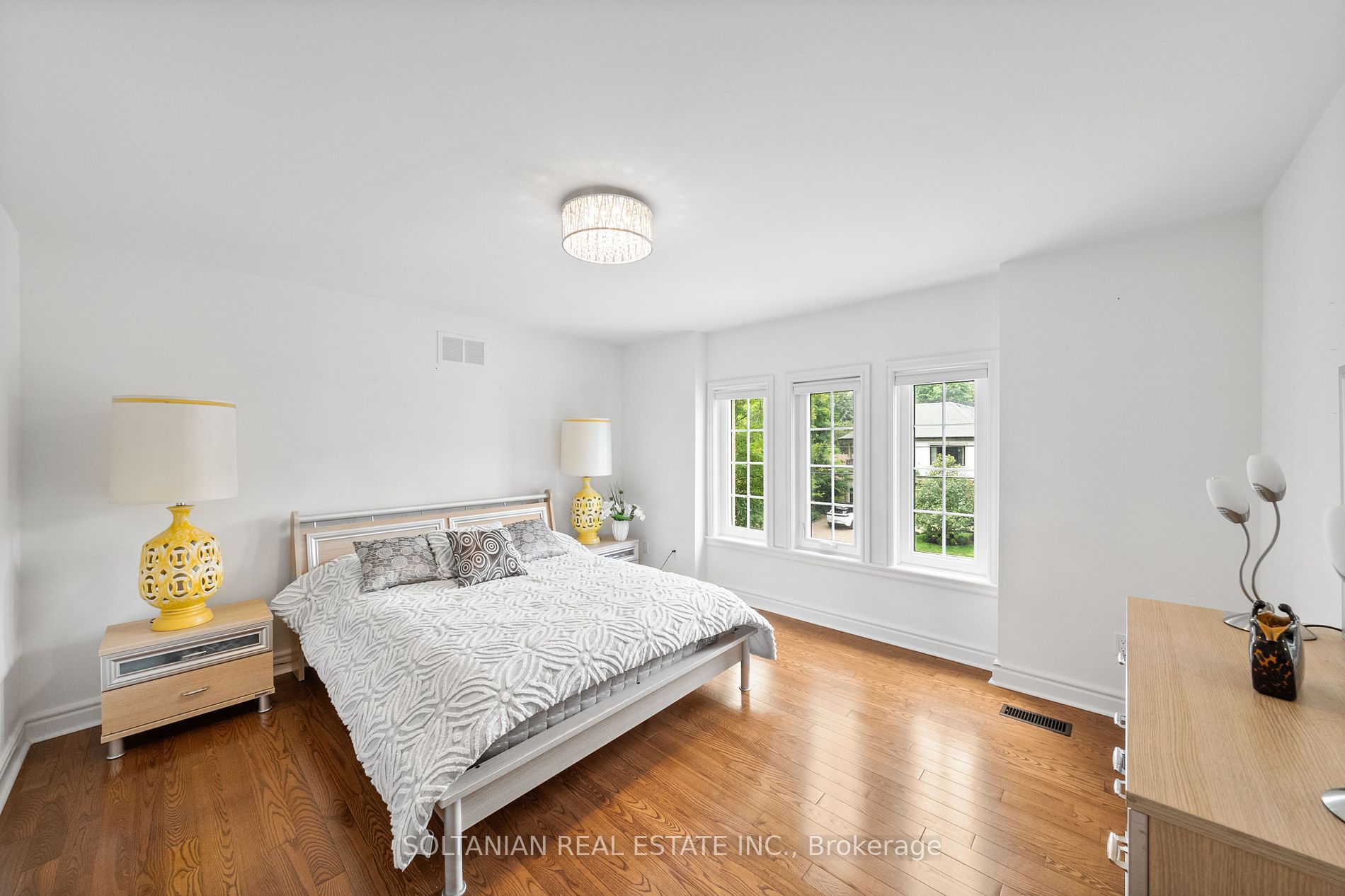 159 Old Yonge St Property Photo 16