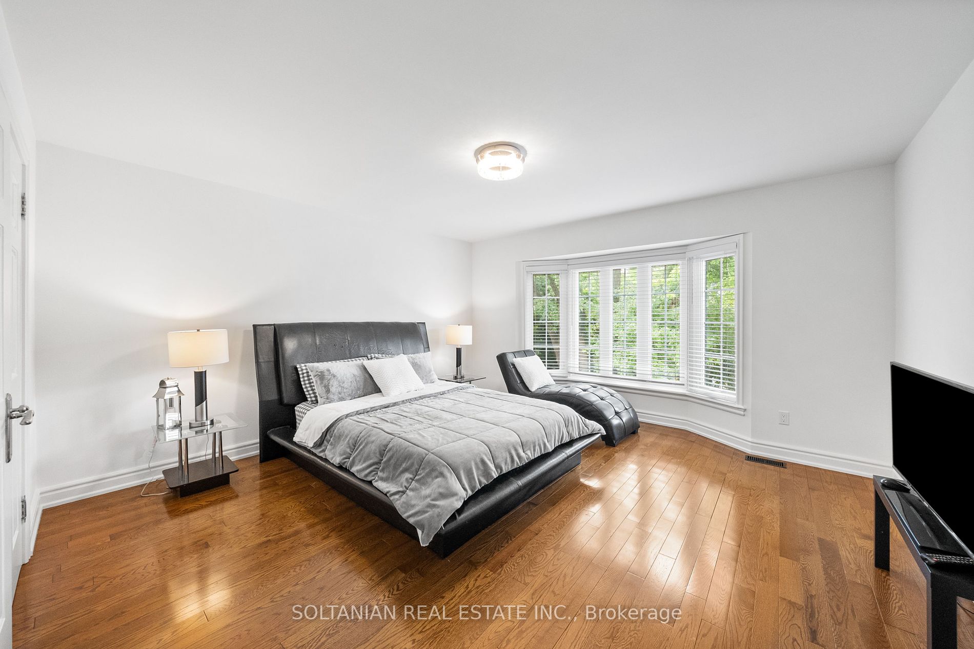 159 Old Yonge St Property Photo 18