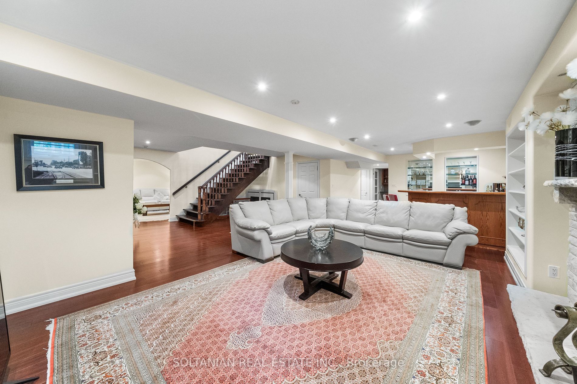 159 Old Yonge St Property Photo 22