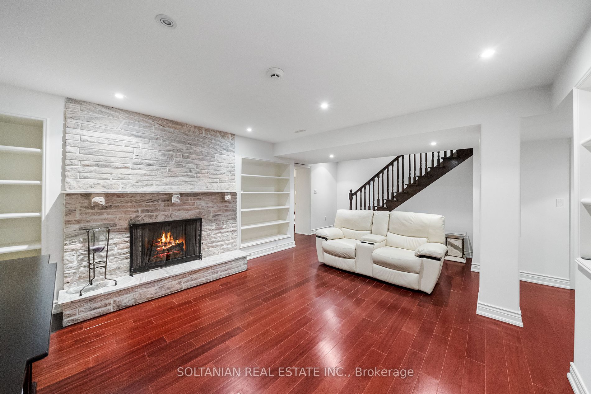 159 Old Yonge St Property Photo 27