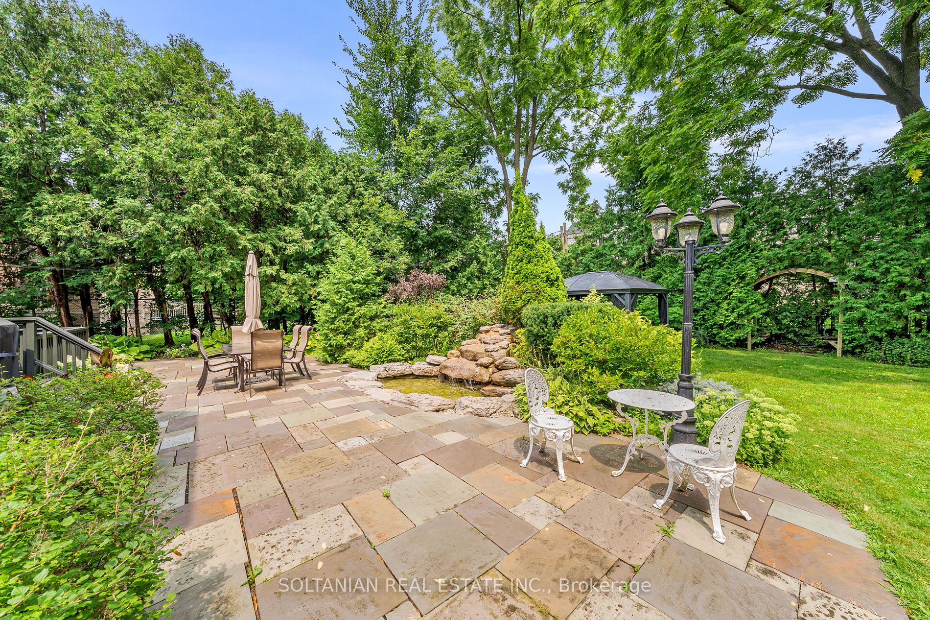 159 Old Yonge St Property Photo 30