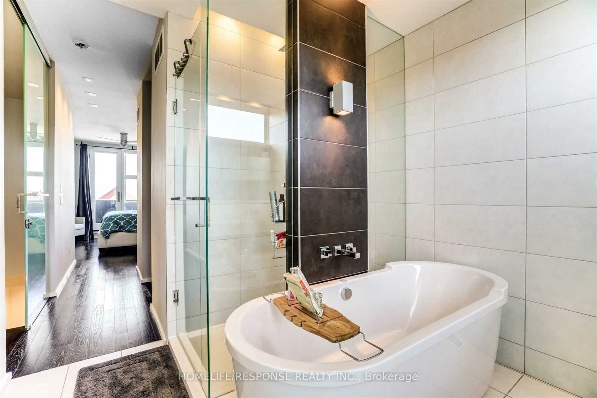 233 Claremont St Property Photo 8