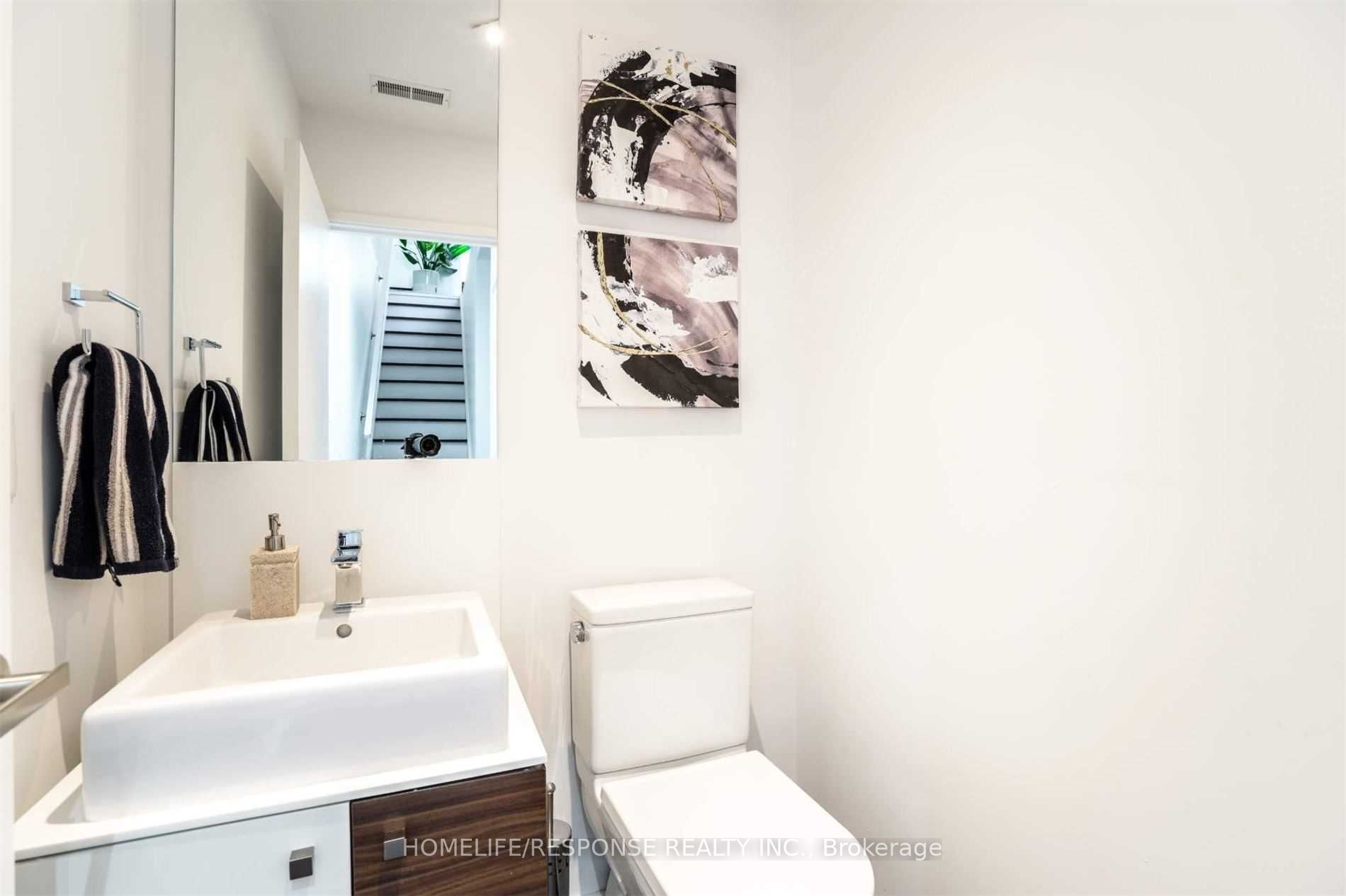 233 Claremont St Property Photo 9