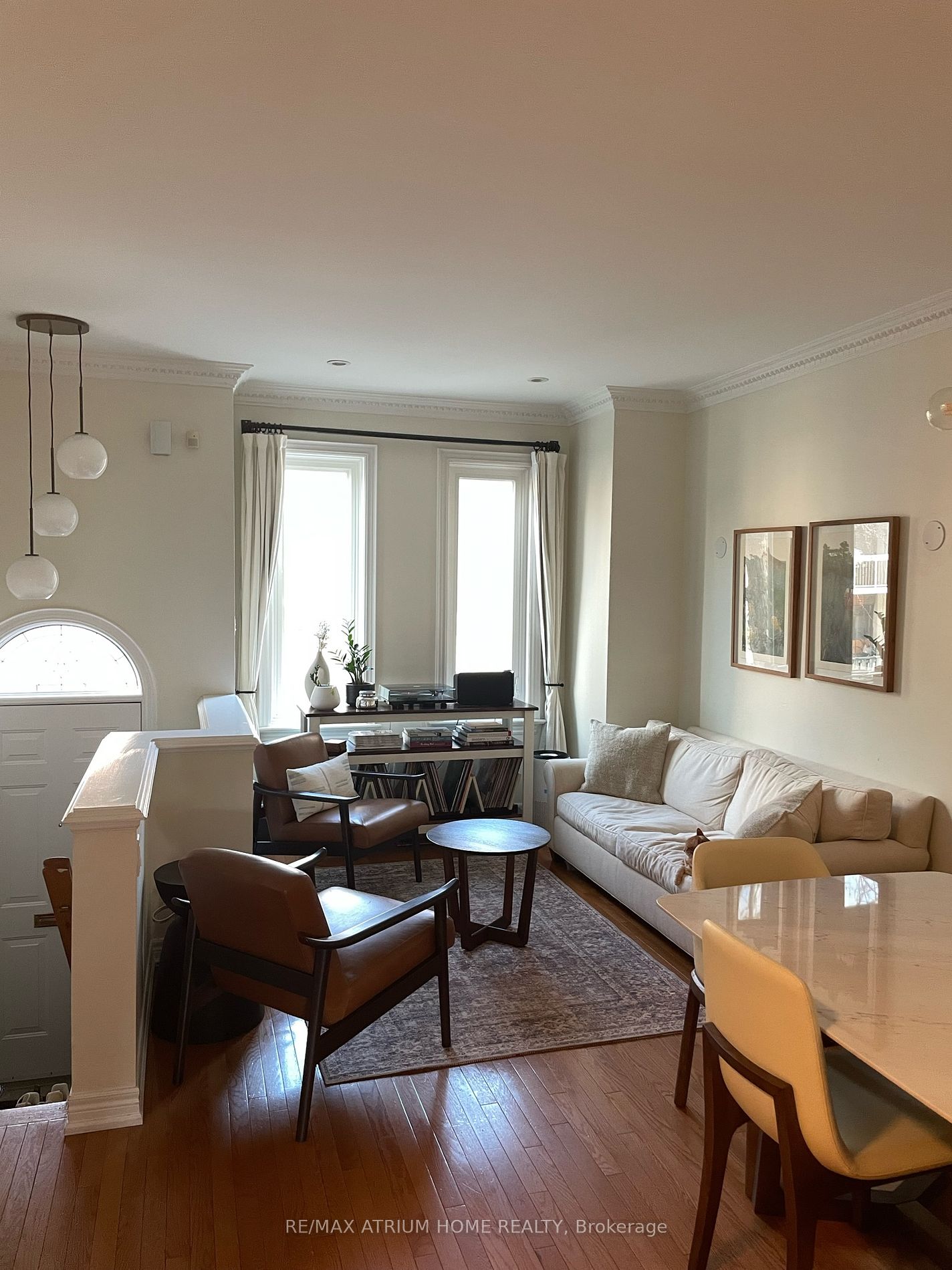 30c Oxford St E Property Photo 19