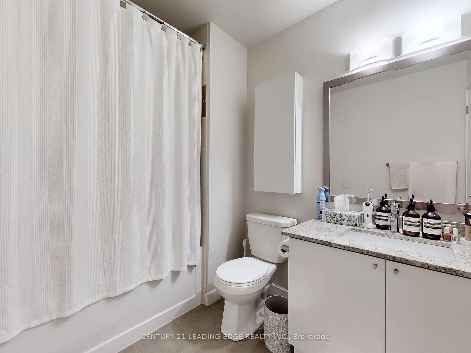 33 Bay St 07 Property Photo 3