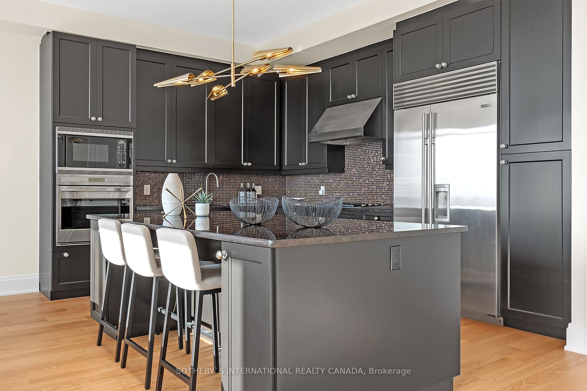 2191 Yonge St 2 Property Photo 6