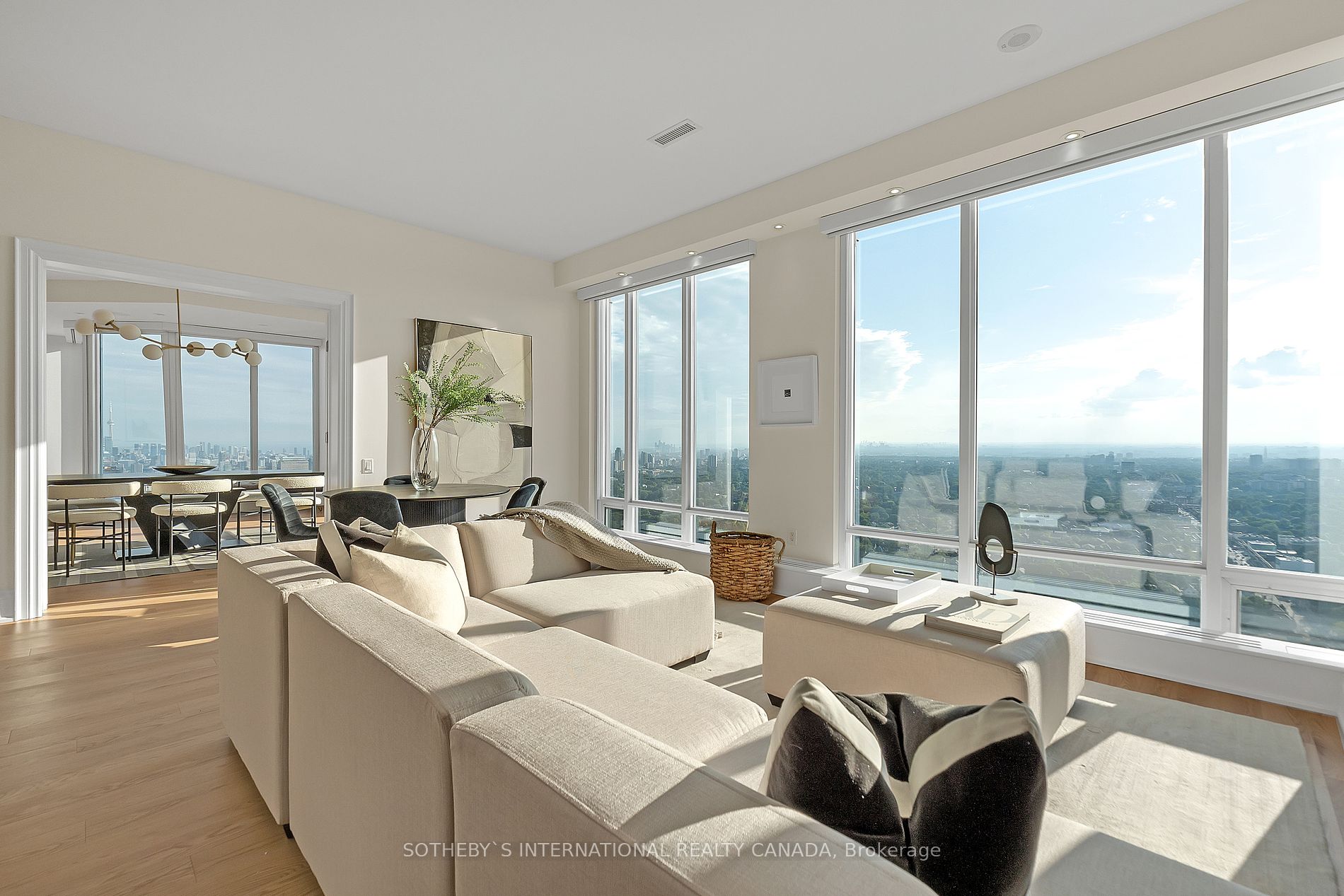 2191 Yonge St 2 Property Photo 9