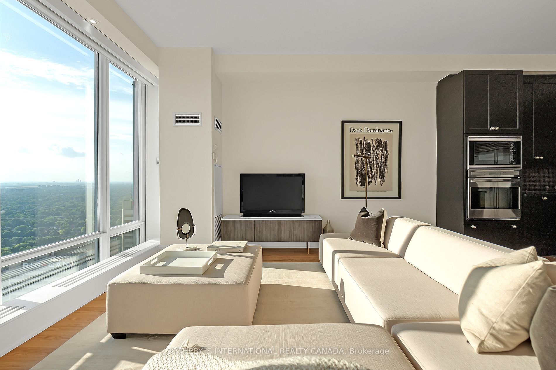 2191 Yonge St 2 Property Photo 10