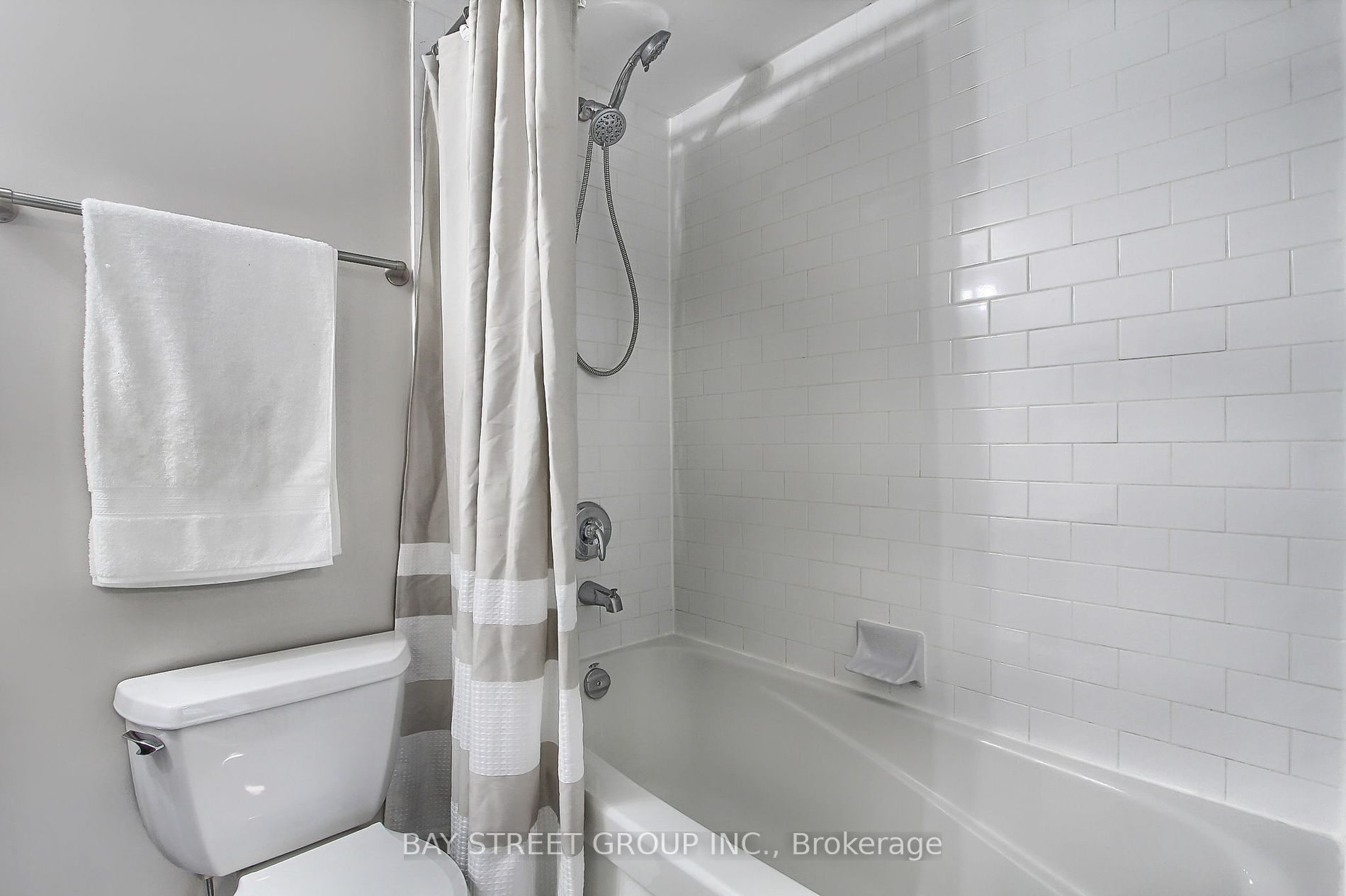 22 Wellesley St E 8 Property Photo 19