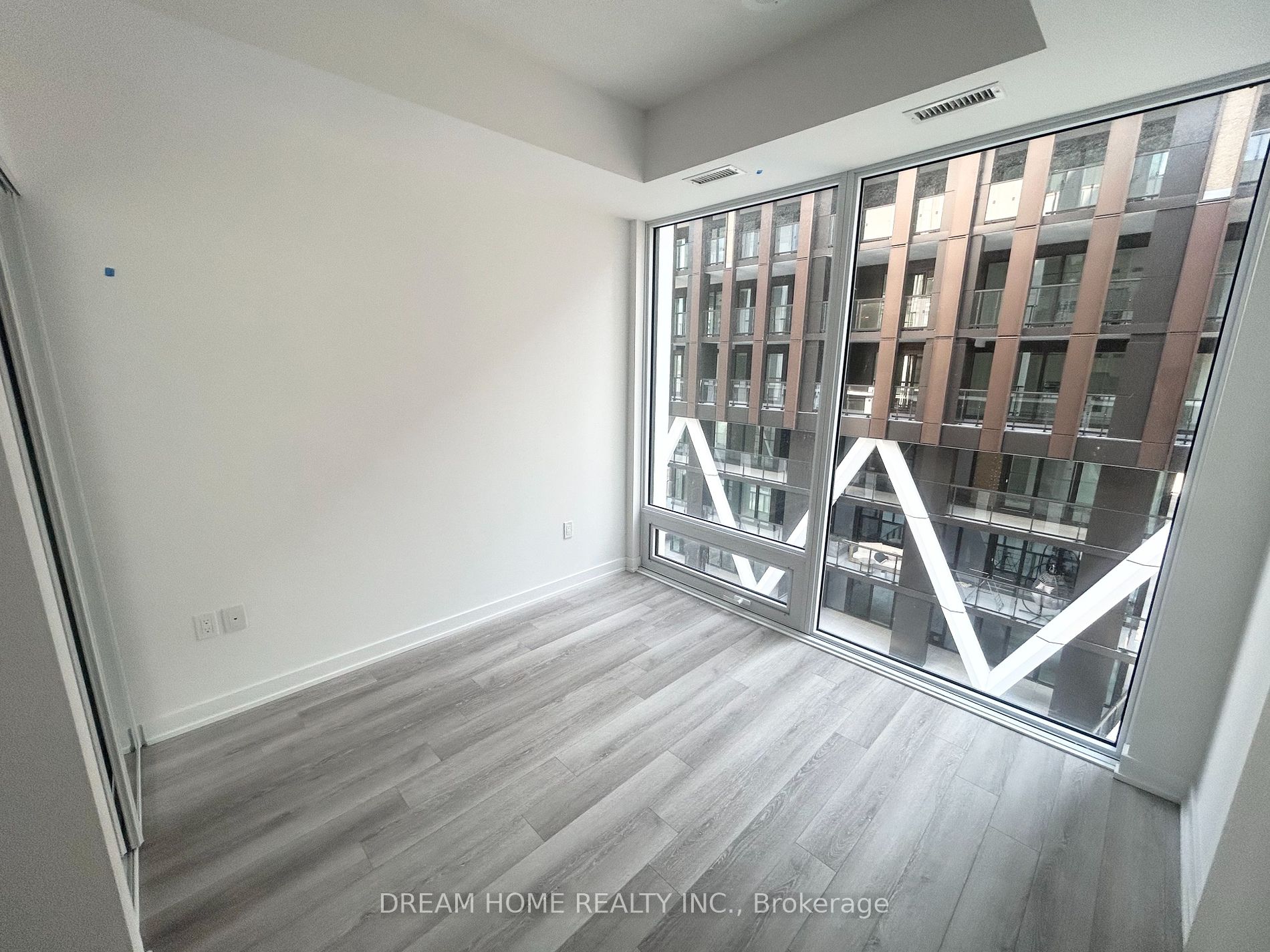 121 St Patrick St Property Photo 10
