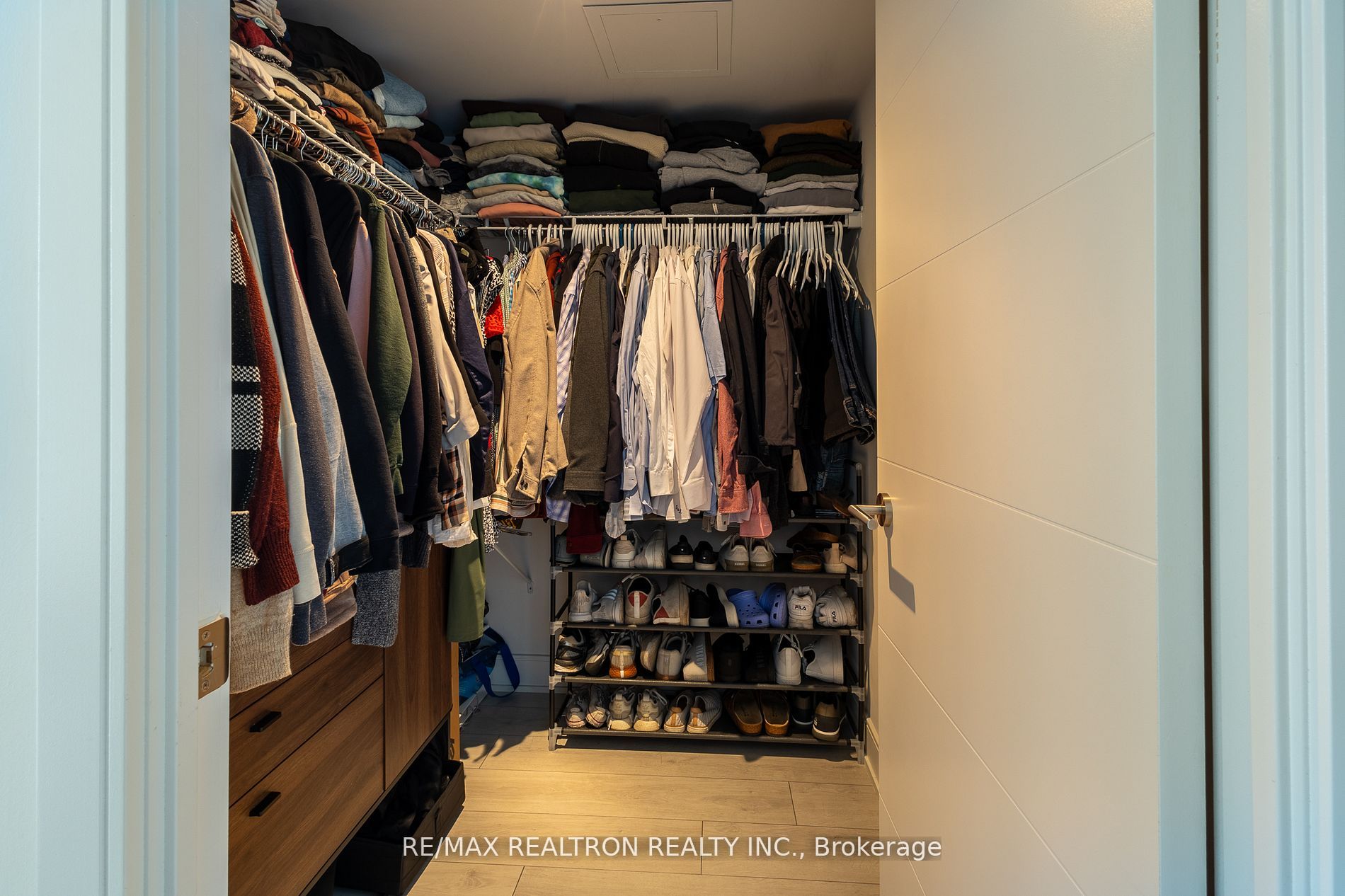 525 Adelaide St W 8 Property Photo 6
