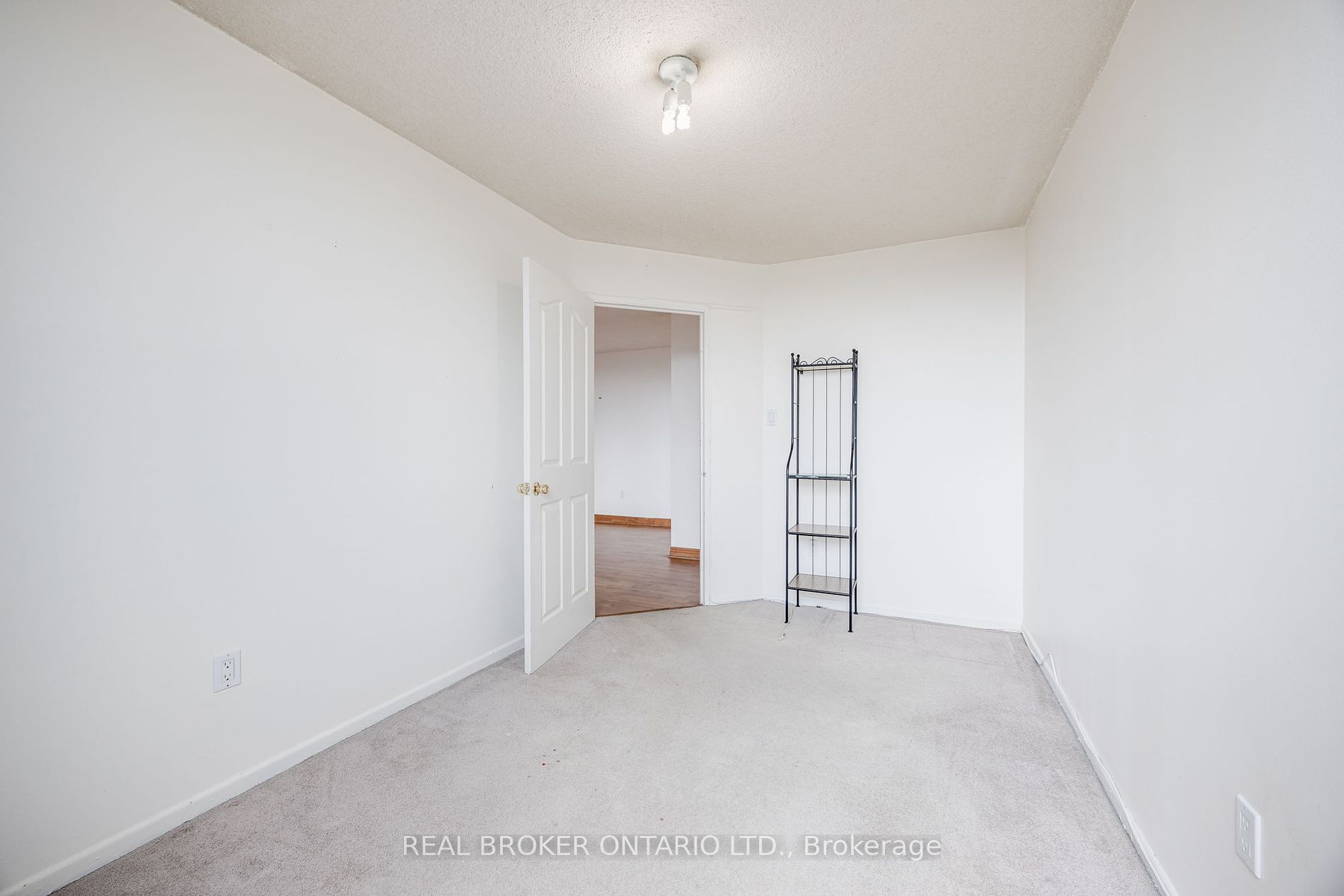 5 Old Sheppard Ave 5 Property Photo 6