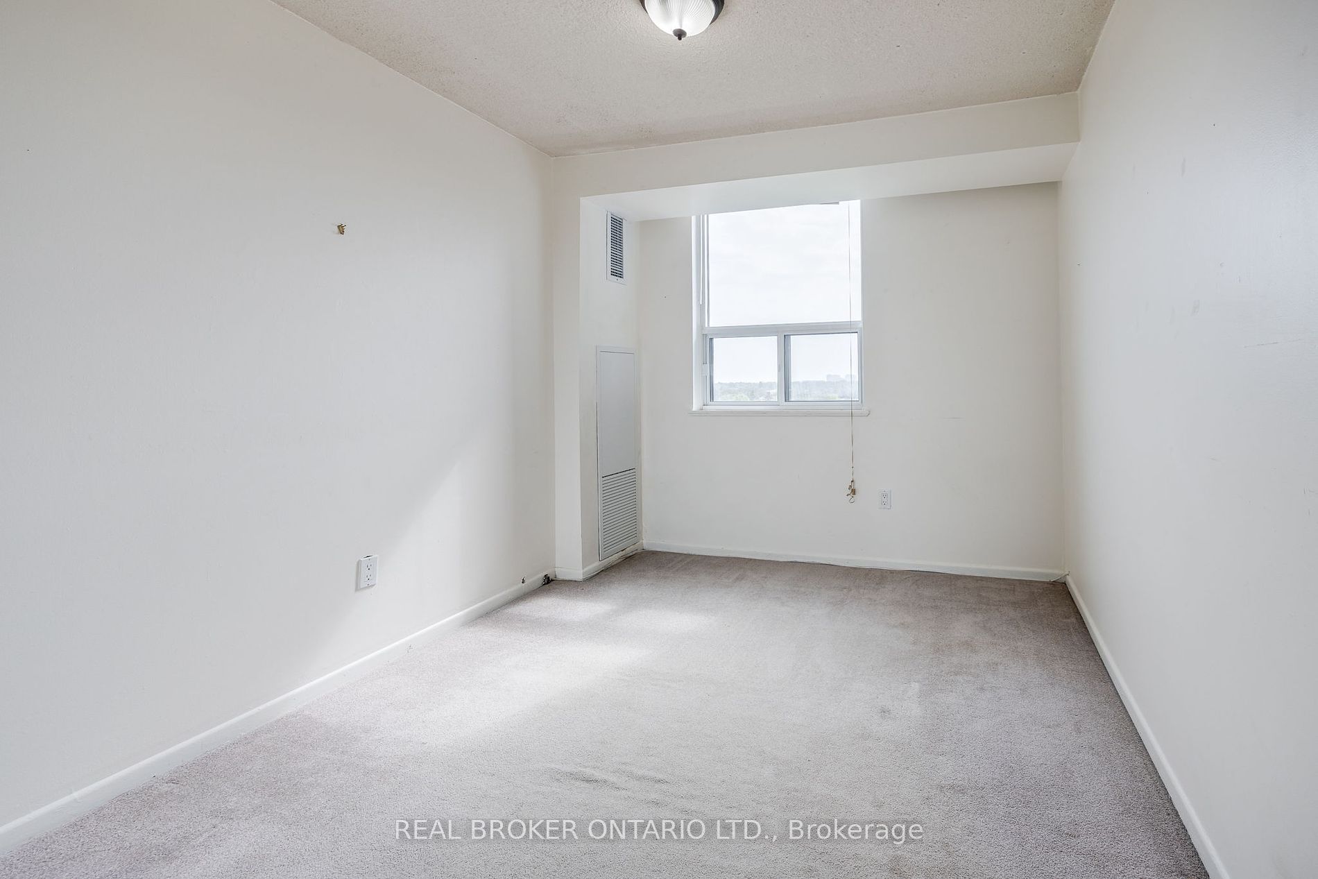 5 Old Sheppard Ave 5 Property Photo 7