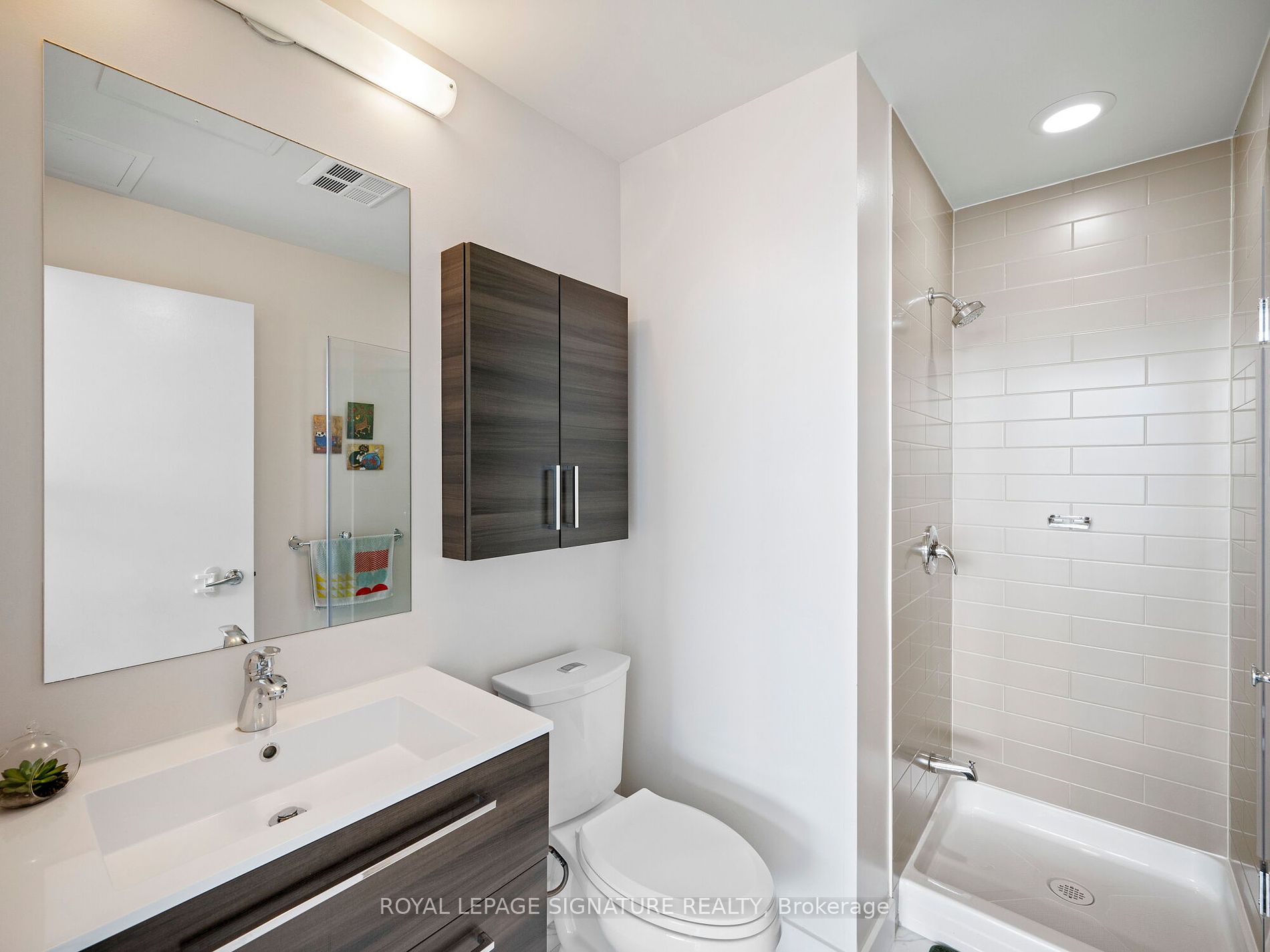 10 Navy Wharf Crt 08 Property Photo 25