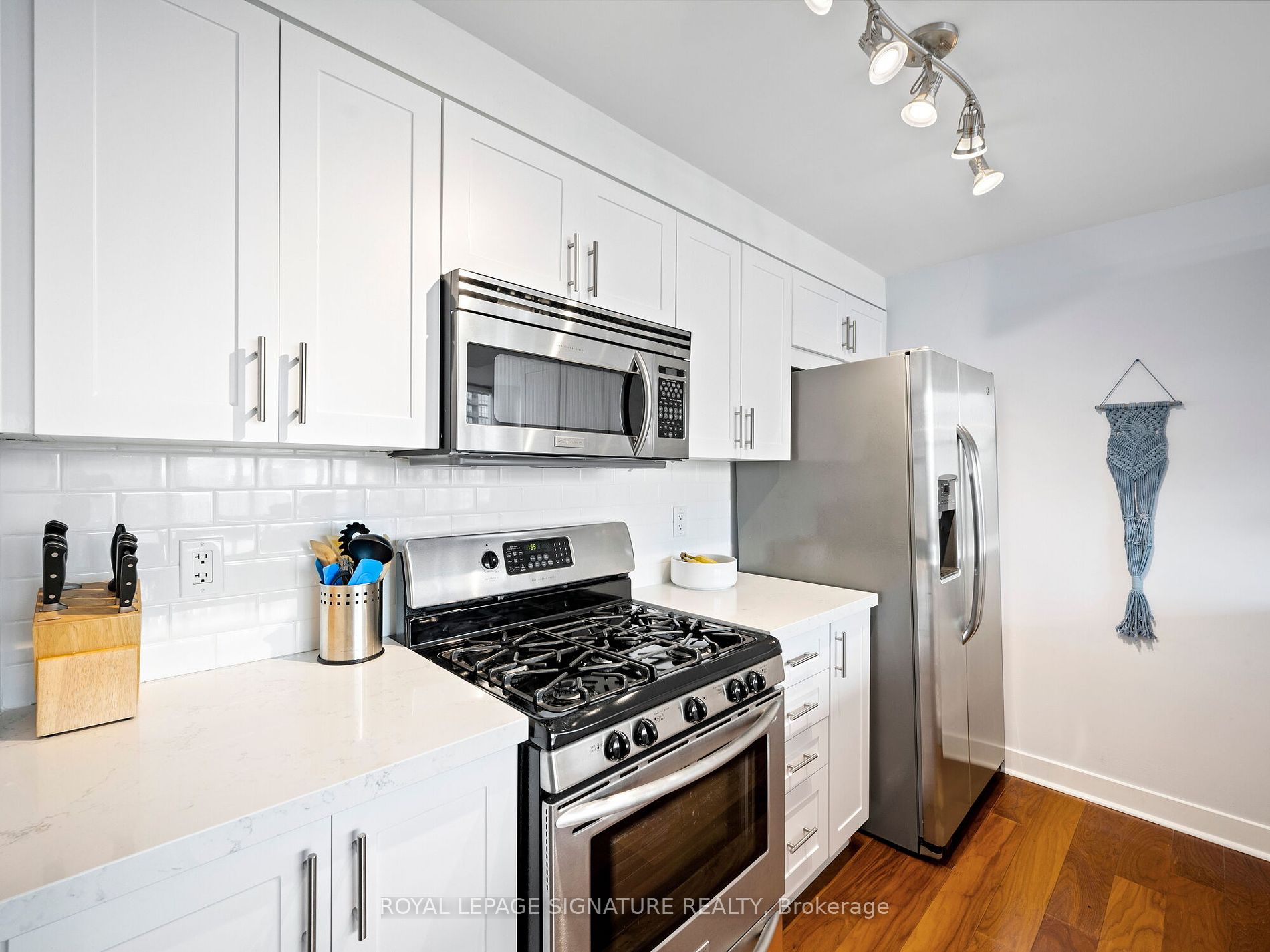 10 Navy Wharf Crt 08 Property Photo 31