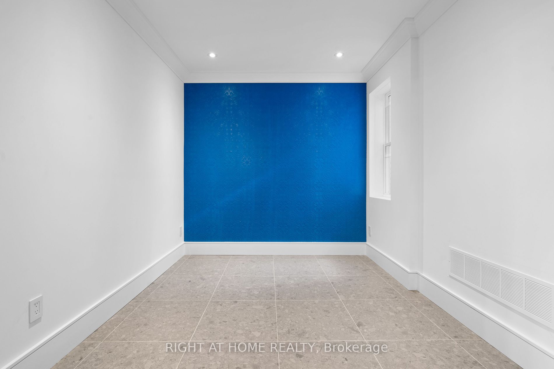 60 Winchester St Property Photo 2