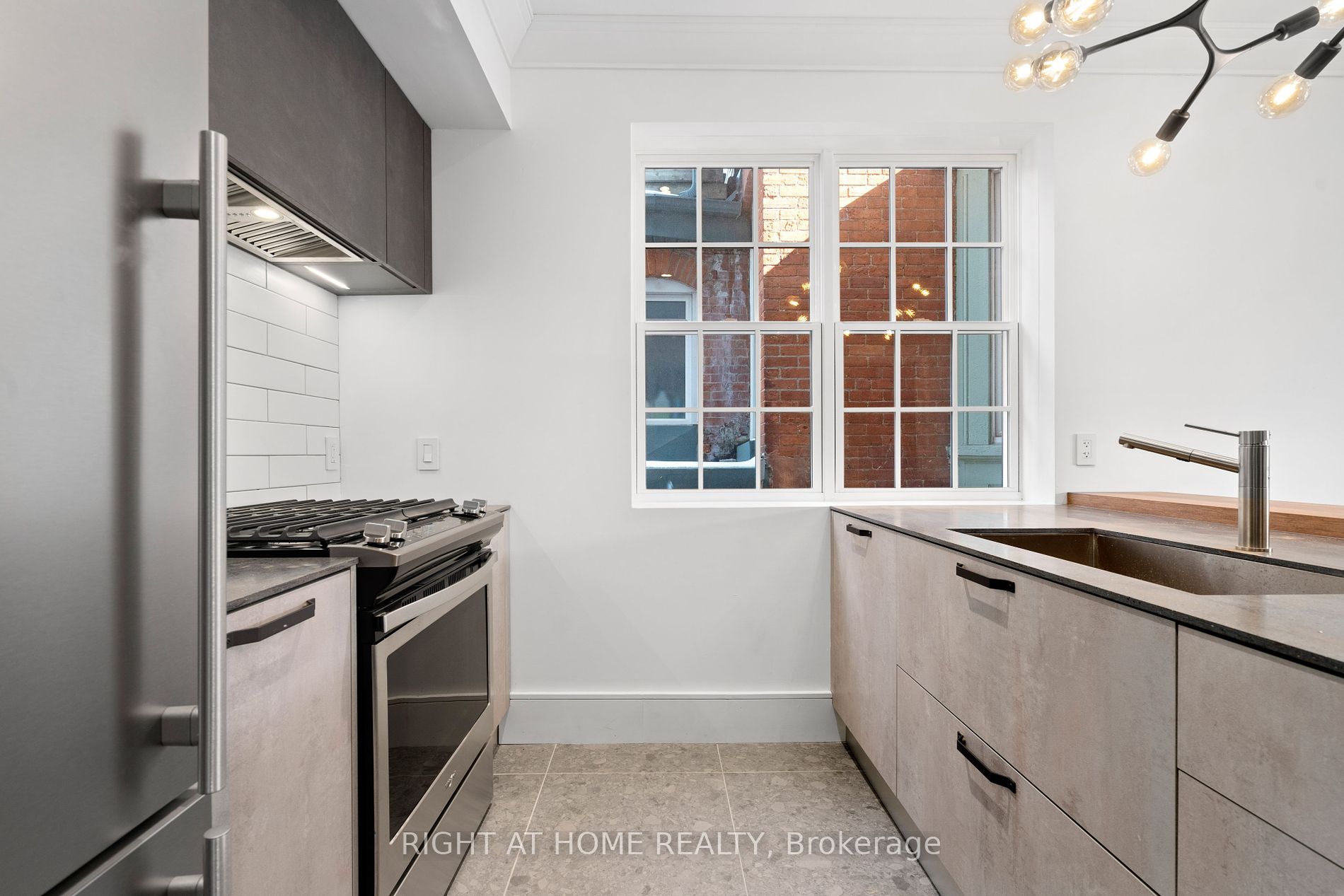 60 Winchester St Property Photo 6