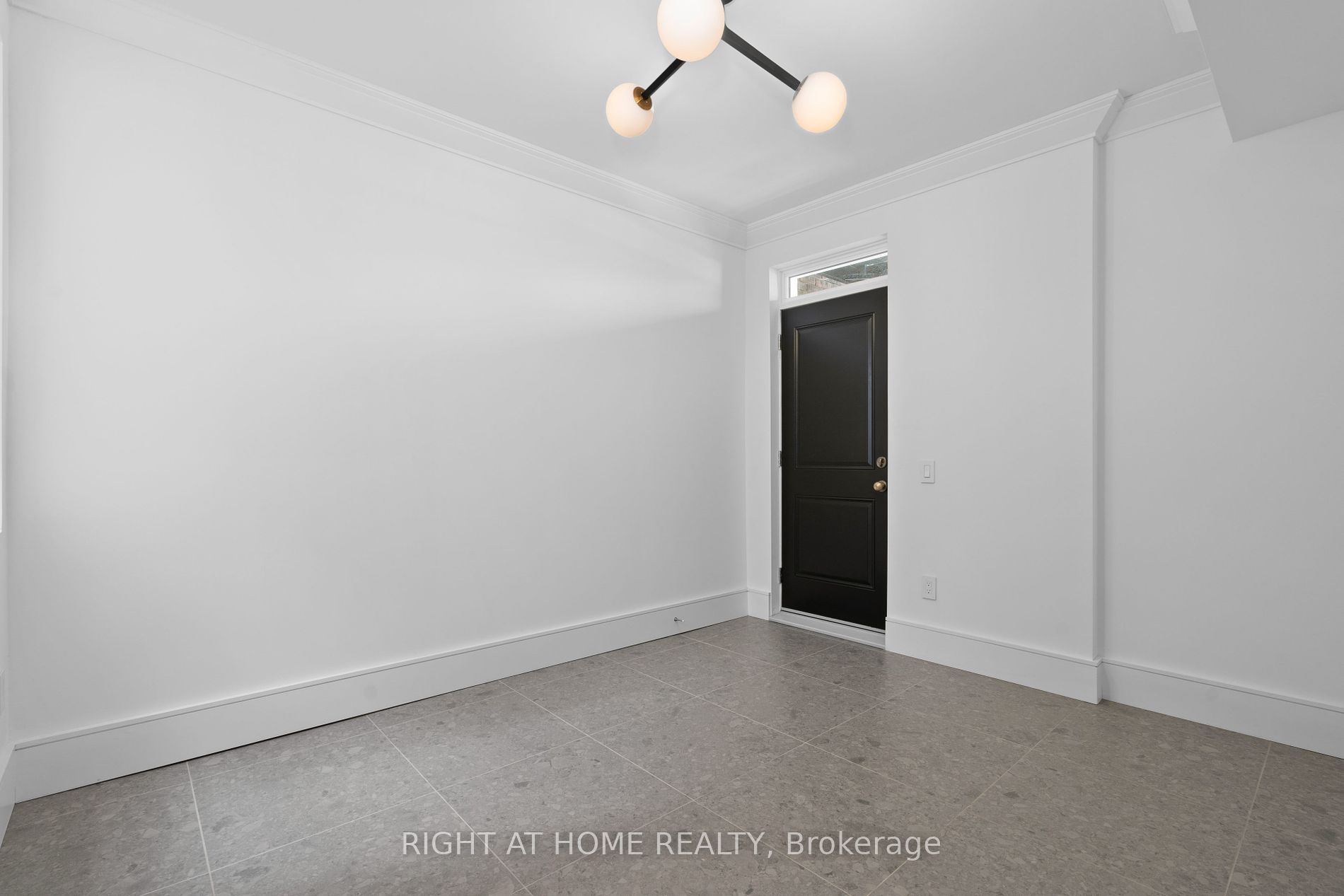 60 Winchester St Property Photo 14