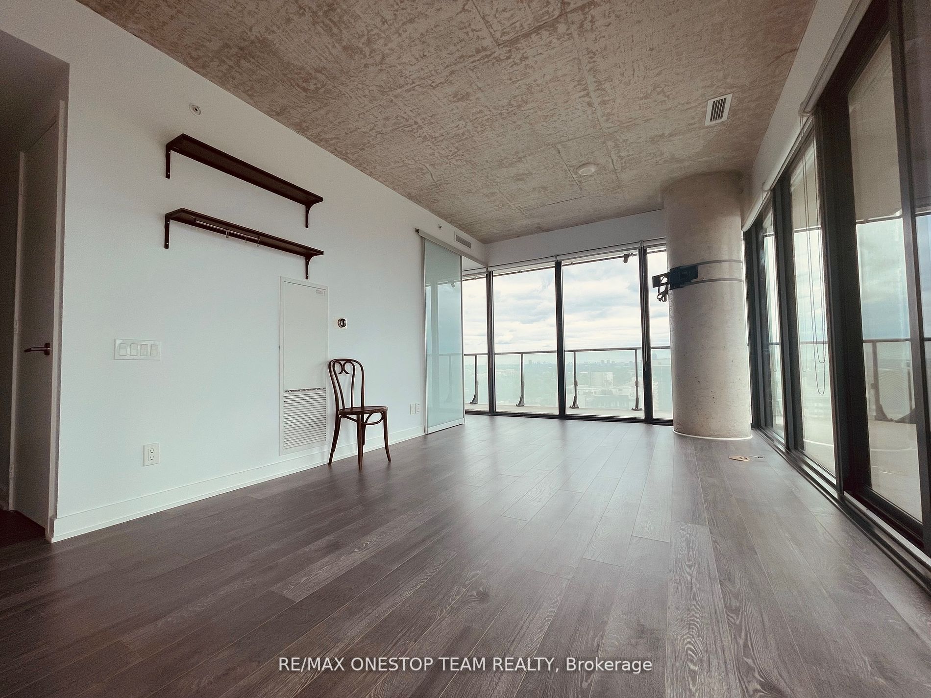 185 Roehampton Ave 12 Property Photo 17