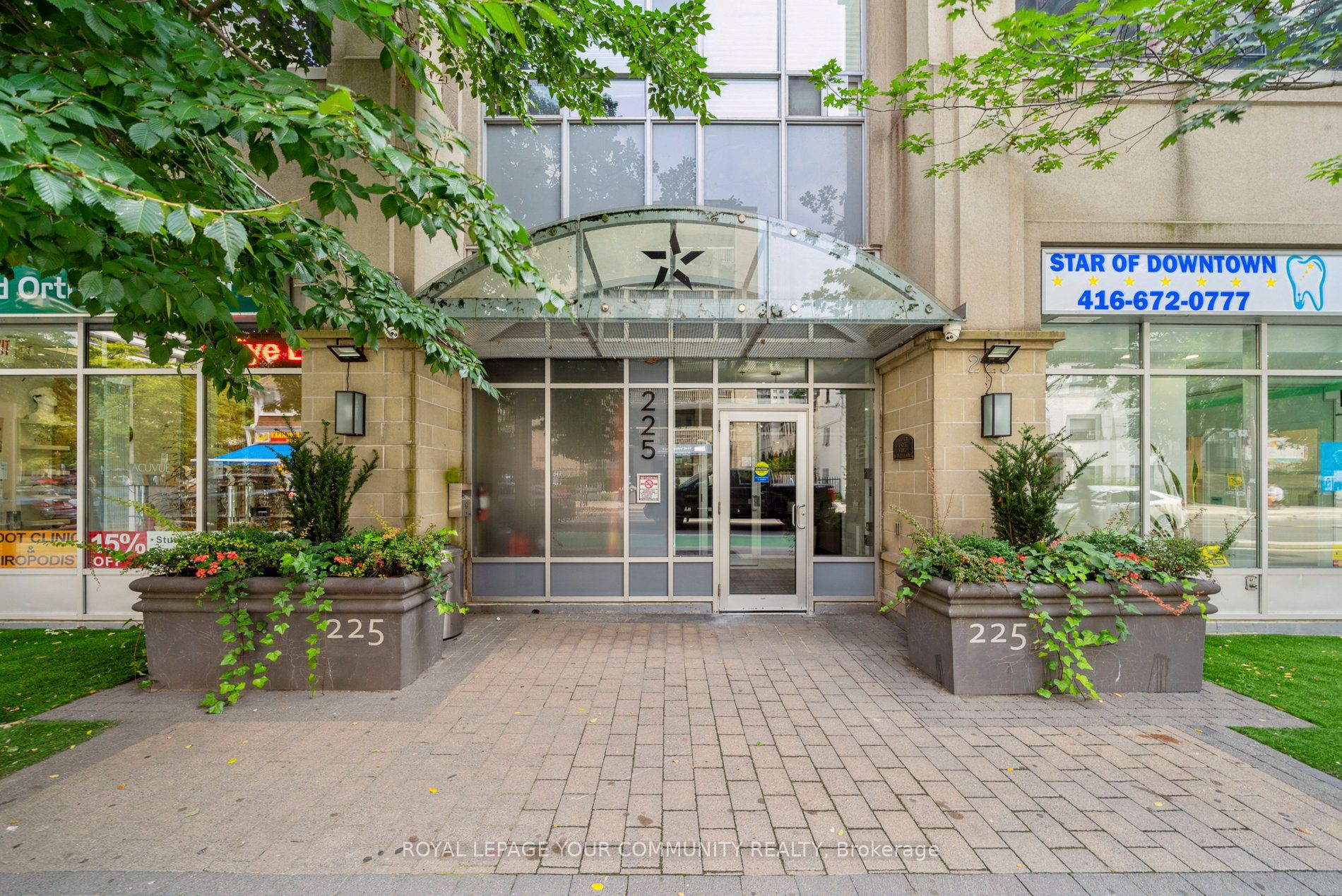 #407 - 225 Wellesley Street Property Photo 2