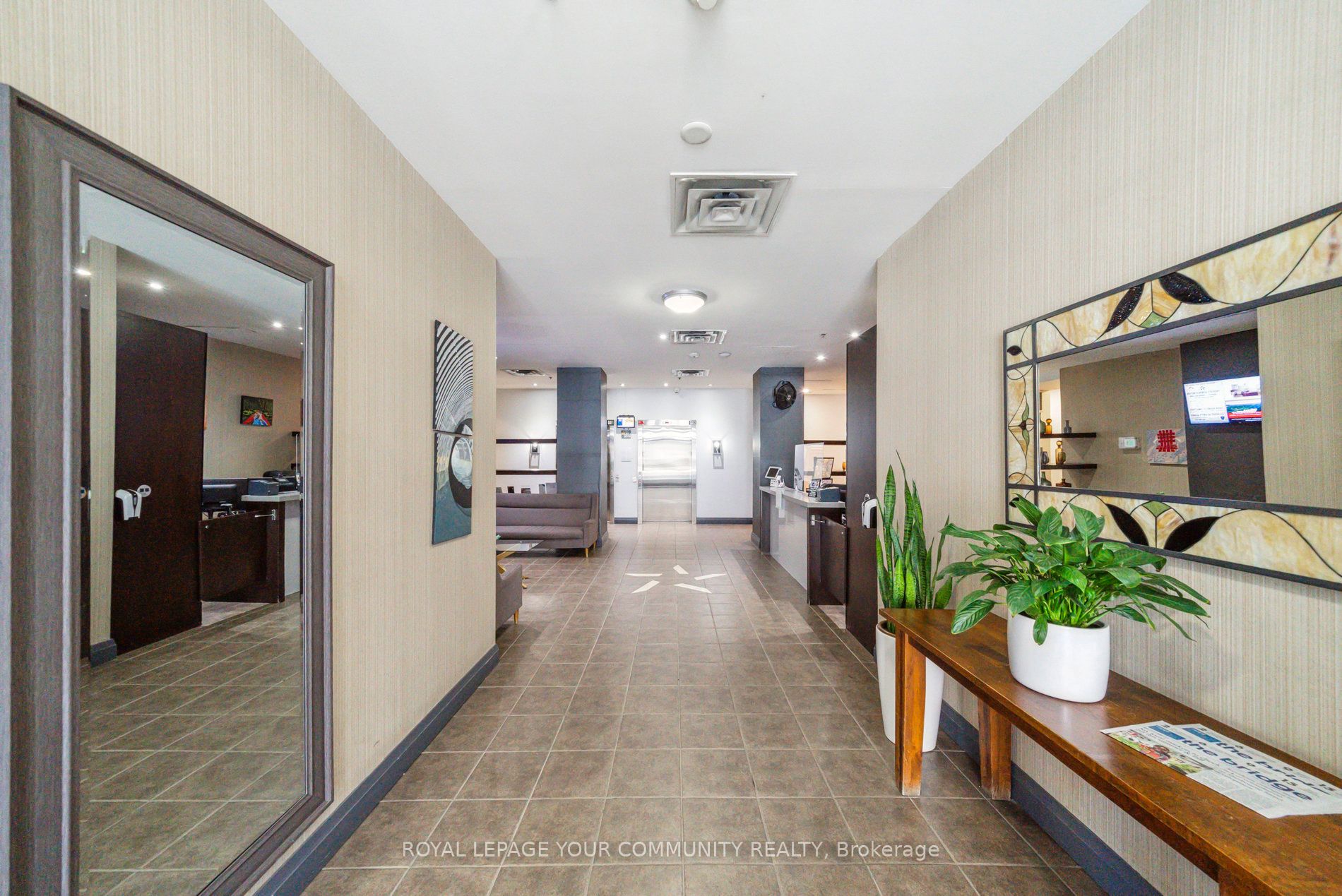 #407 - 225 Wellesley Street Property Photo 3