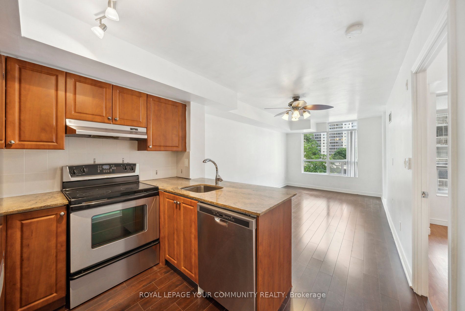 #407 - 225 Wellesley Street Property Photo 10